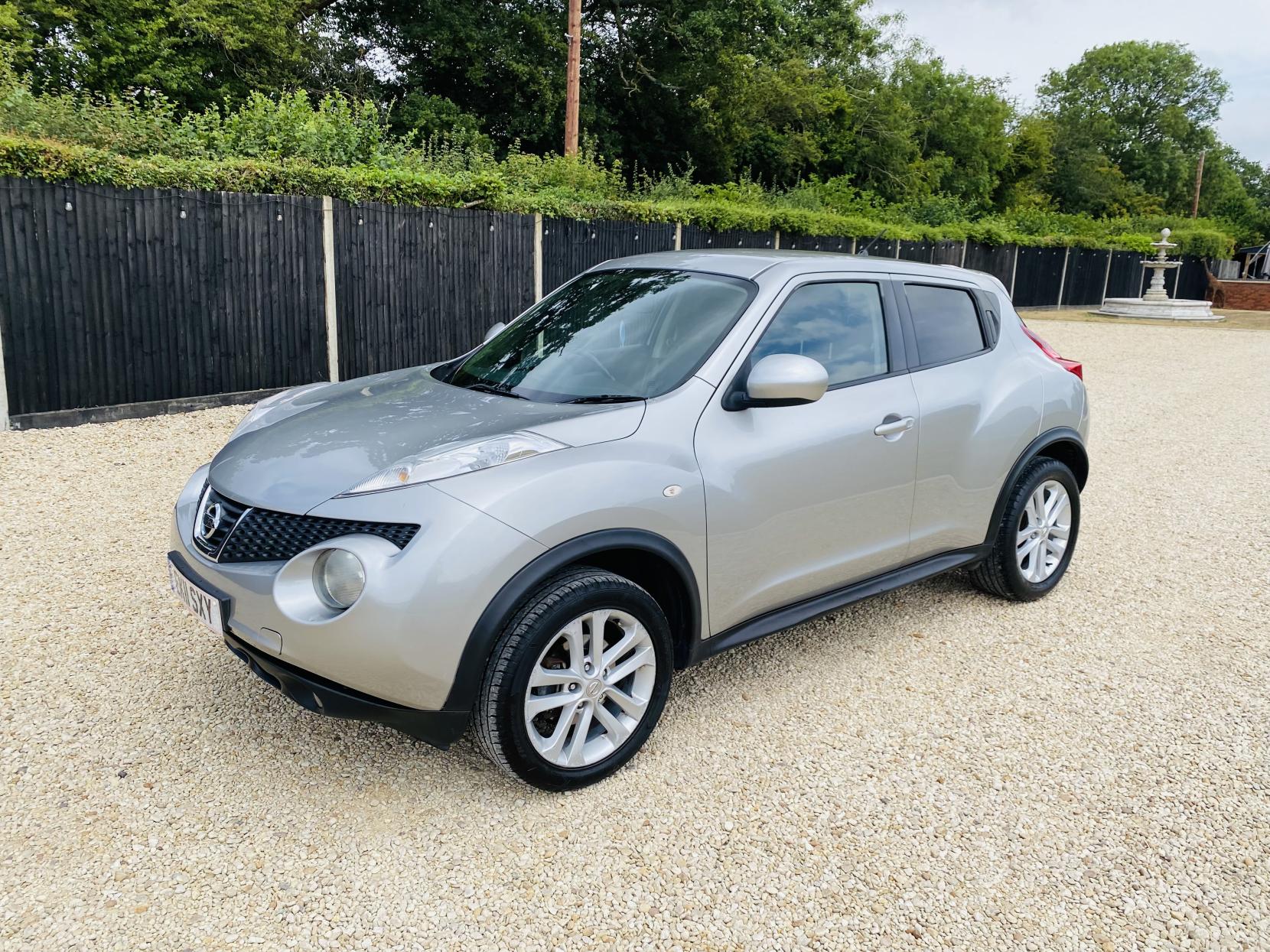 Nissan Juke 1.6 Acenta Premium SUV 5dr Petrol Manual Euro 5 (117 ps)