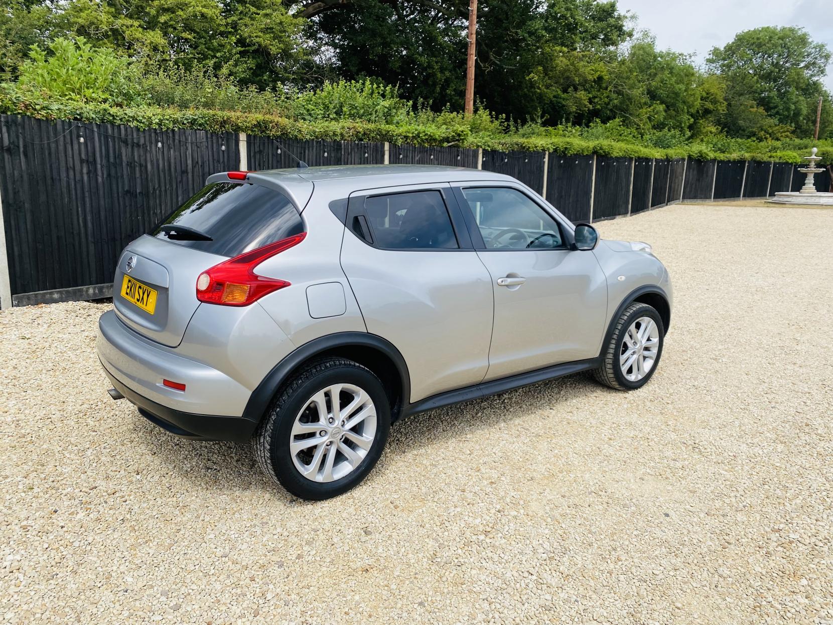 Nissan Juke 1.6 Acenta Premium SUV 5dr Petrol Manual Euro 5 (117 ps)
