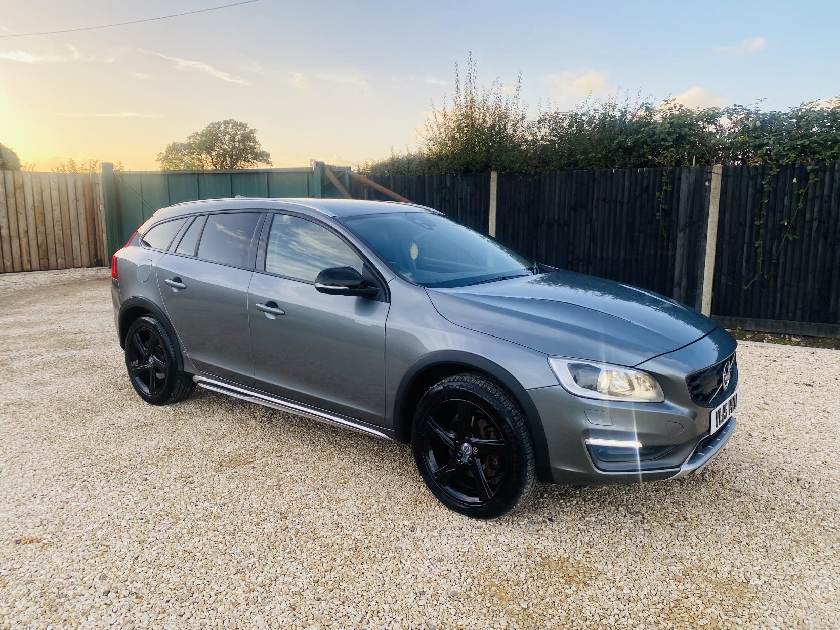 Volvo V60 Cross Country 2.4 D4 Lux Nav Estate 5dr Diesel Auto AWD Euro 6 (s/s) (190 ps)