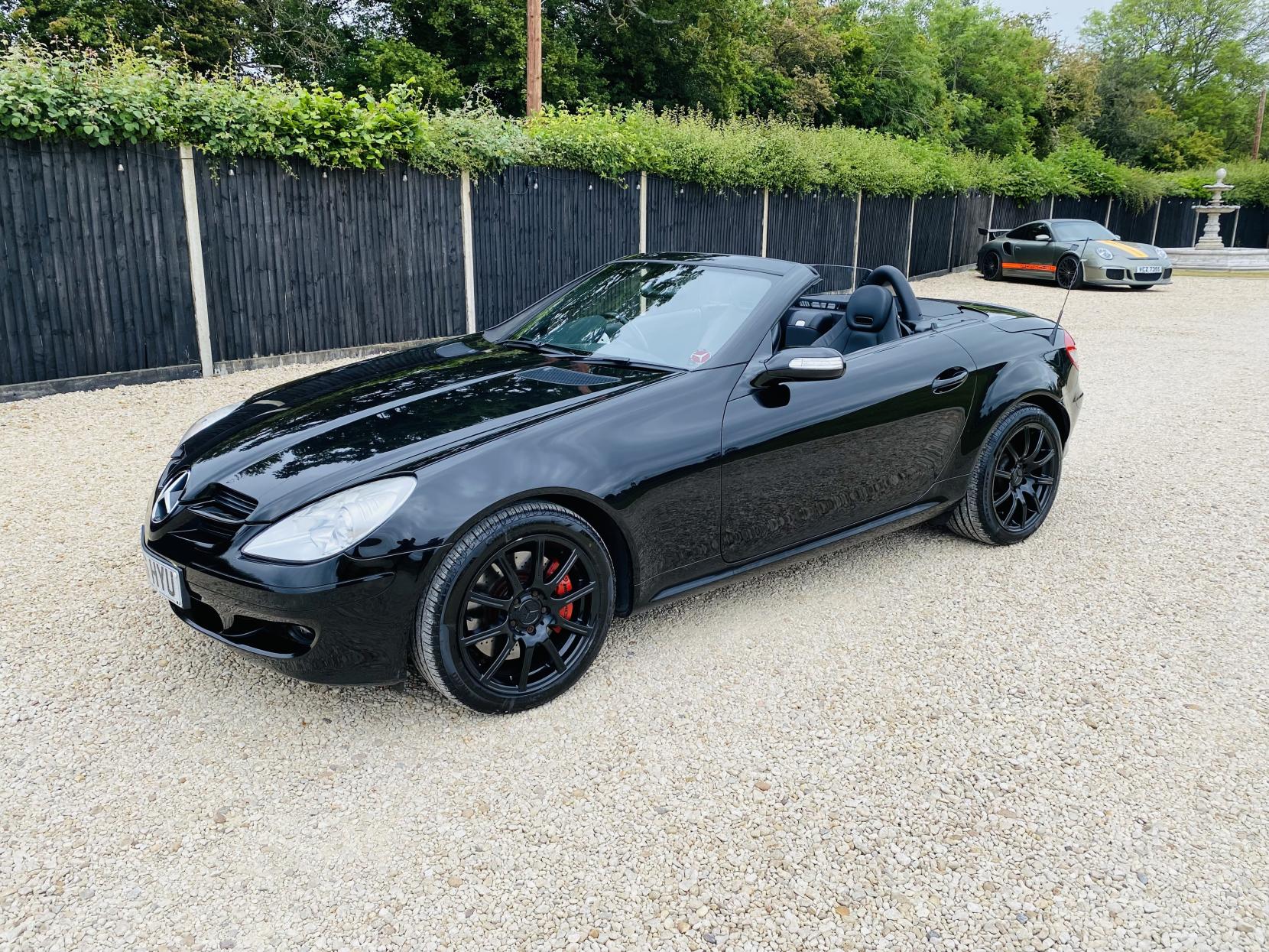 Mercedes-Benz SLK 3.5 SLK350 Convertible 2dr Petrol 7G-Tronic (242 g/km, 272 bhp)