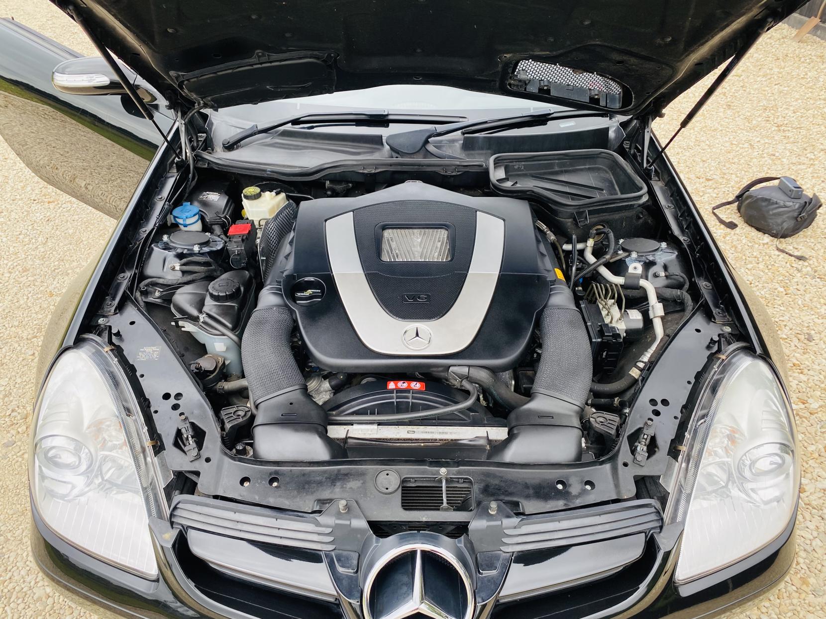 Mercedes-Benz SLK 3.5 SLK350 Convertible 2dr Petrol 7G-Tronic (242 g/km, 272 bhp)
