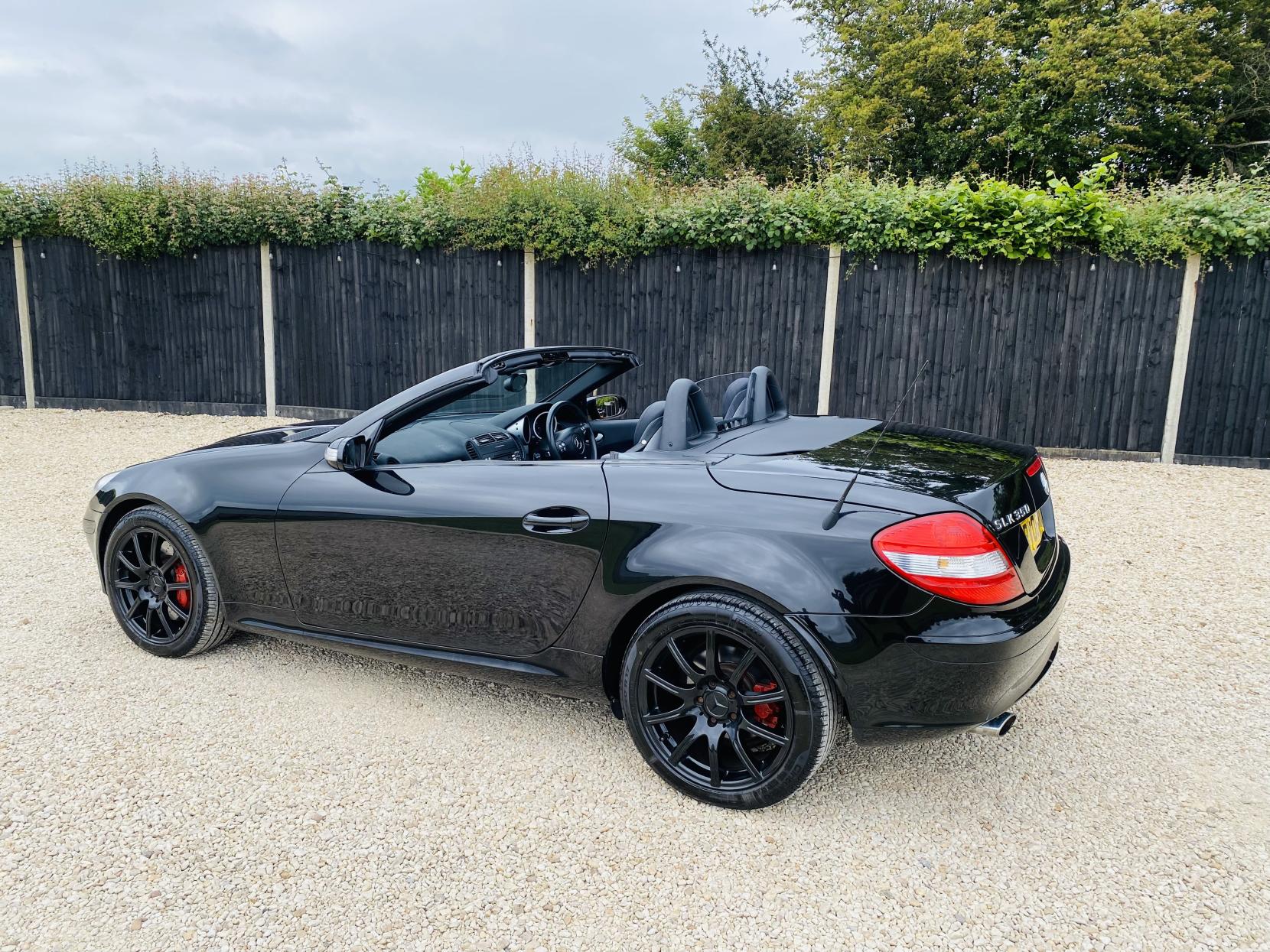 Mercedes-Benz SLK 3.5 SLK350 Convertible 2dr Petrol 7G-Tronic (242 g/km, 272 bhp)