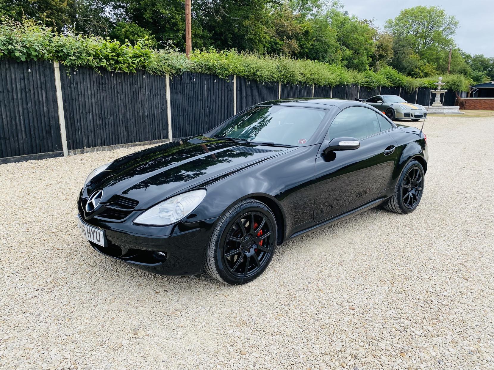 Mercedes-Benz SLK 3.5 SLK350 Convertible 2dr Petrol 7G-Tronic (242 g/km, 272 bhp)