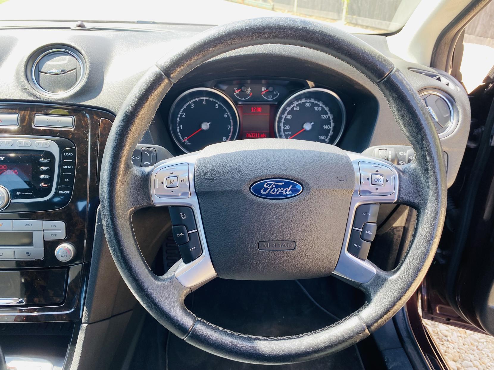 Ford Mondeo 2.3 Ghia Hatchback 5dr Petrol Automatic (223 g/km, 159 bhp)