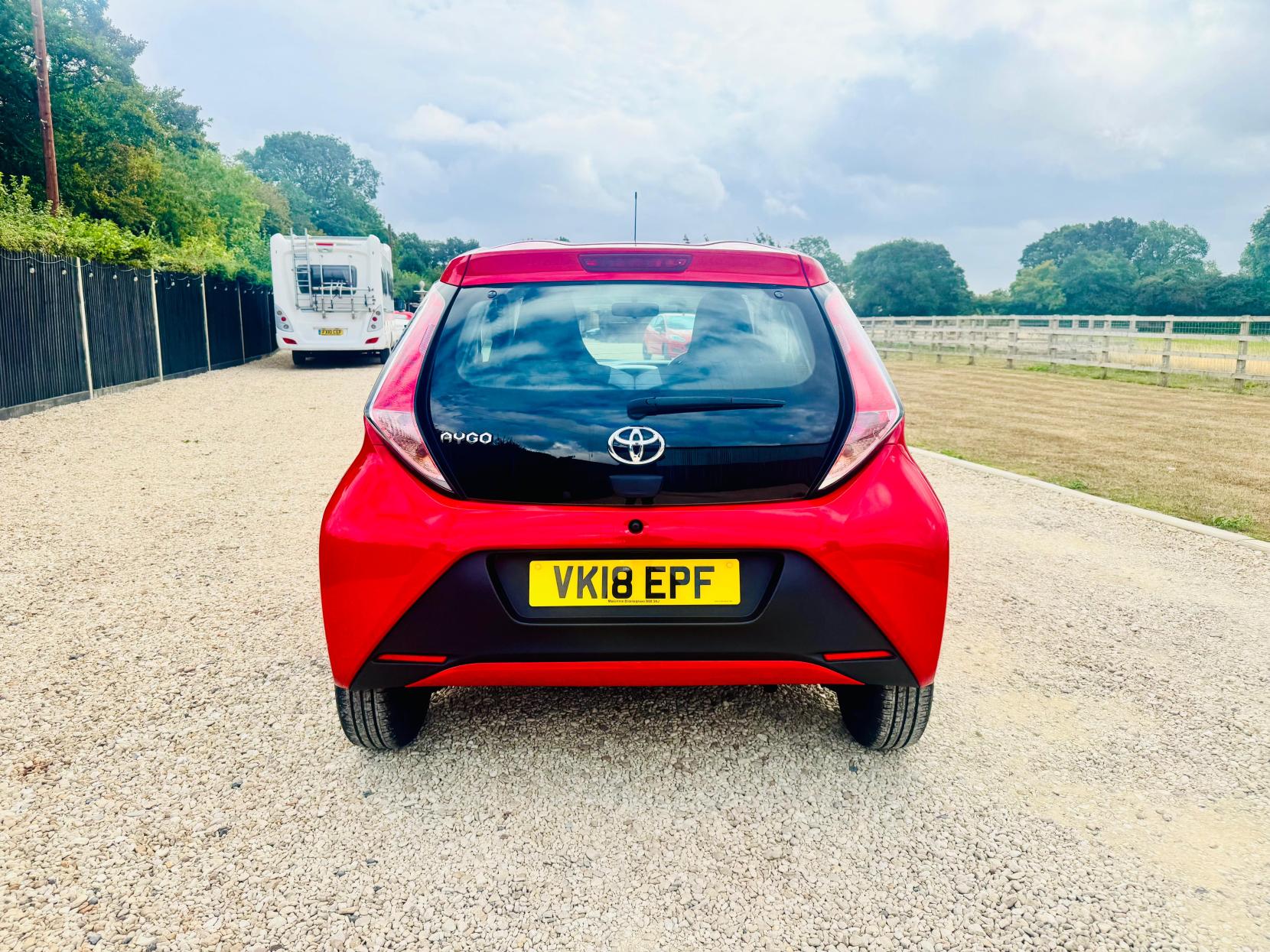Toyota AYGO 1.0 VVT-i x-play Hatchback 5dr Petrol Manual Euro 6 (68 ps)