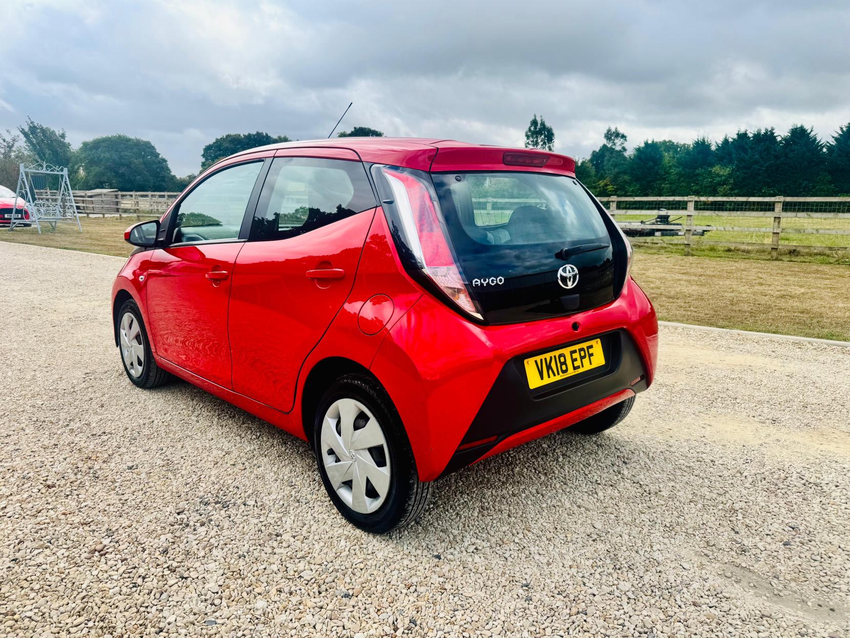 Toyota AYGO 1.0 VVT-i x-play Hatchback 5dr Petrol Manual Euro 6 (68 ps)
