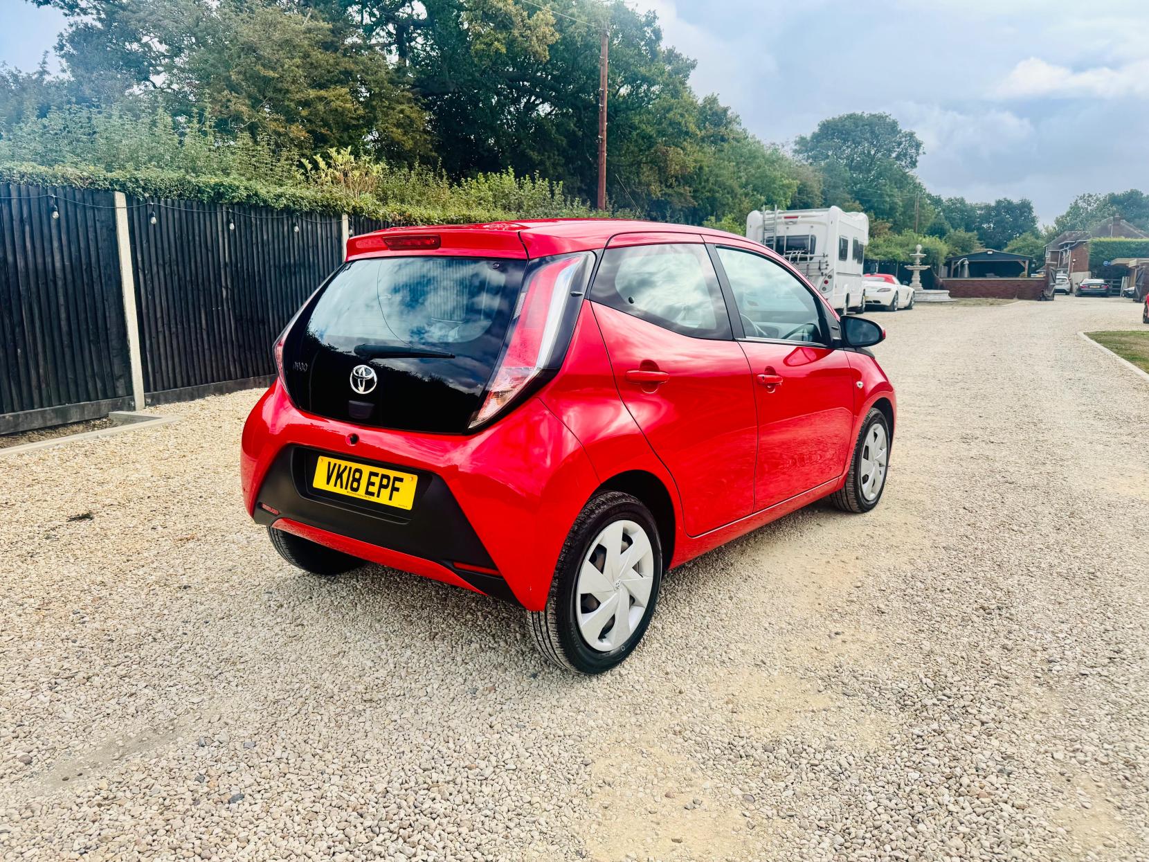Toyota AYGO 1.0 VVT-i x-play Hatchback 5dr Petrol Manual Euro 6 (68 ps)