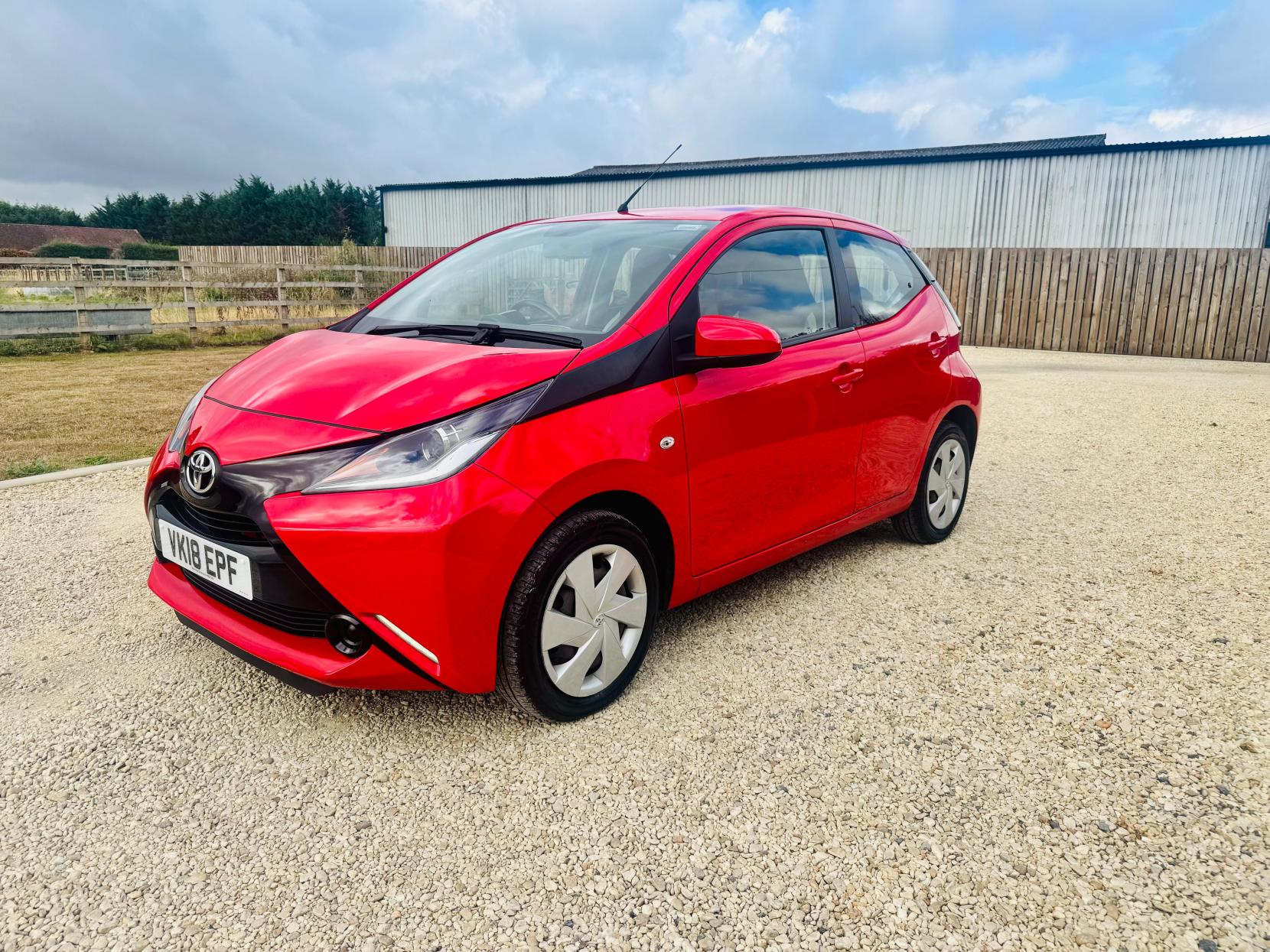 Toyota AYGO 1.0 VVT-i x-play Hatchback 5dr Petrol Manual Euro 6 (68 ps)