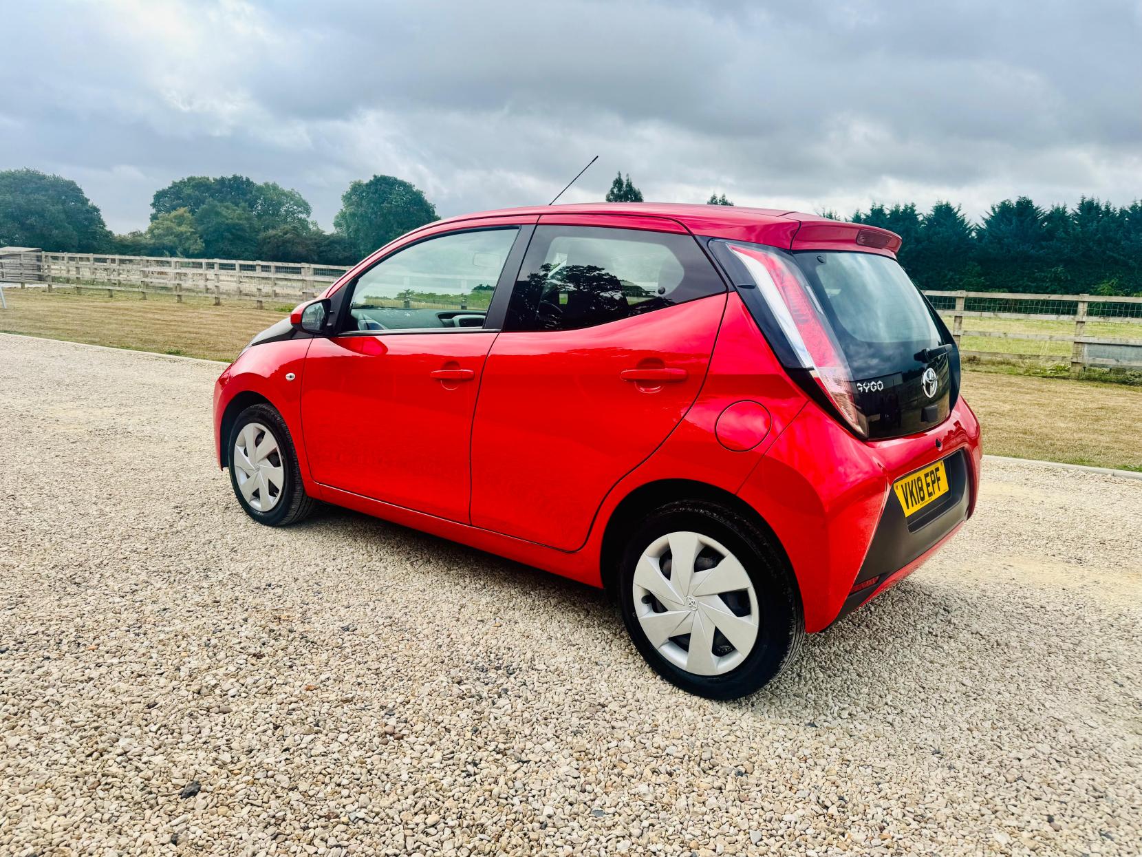Toyota AYGO 1.0 VVT-i x-play Hatchback 5dr Petrol Manual Euro 6 (68 ps)