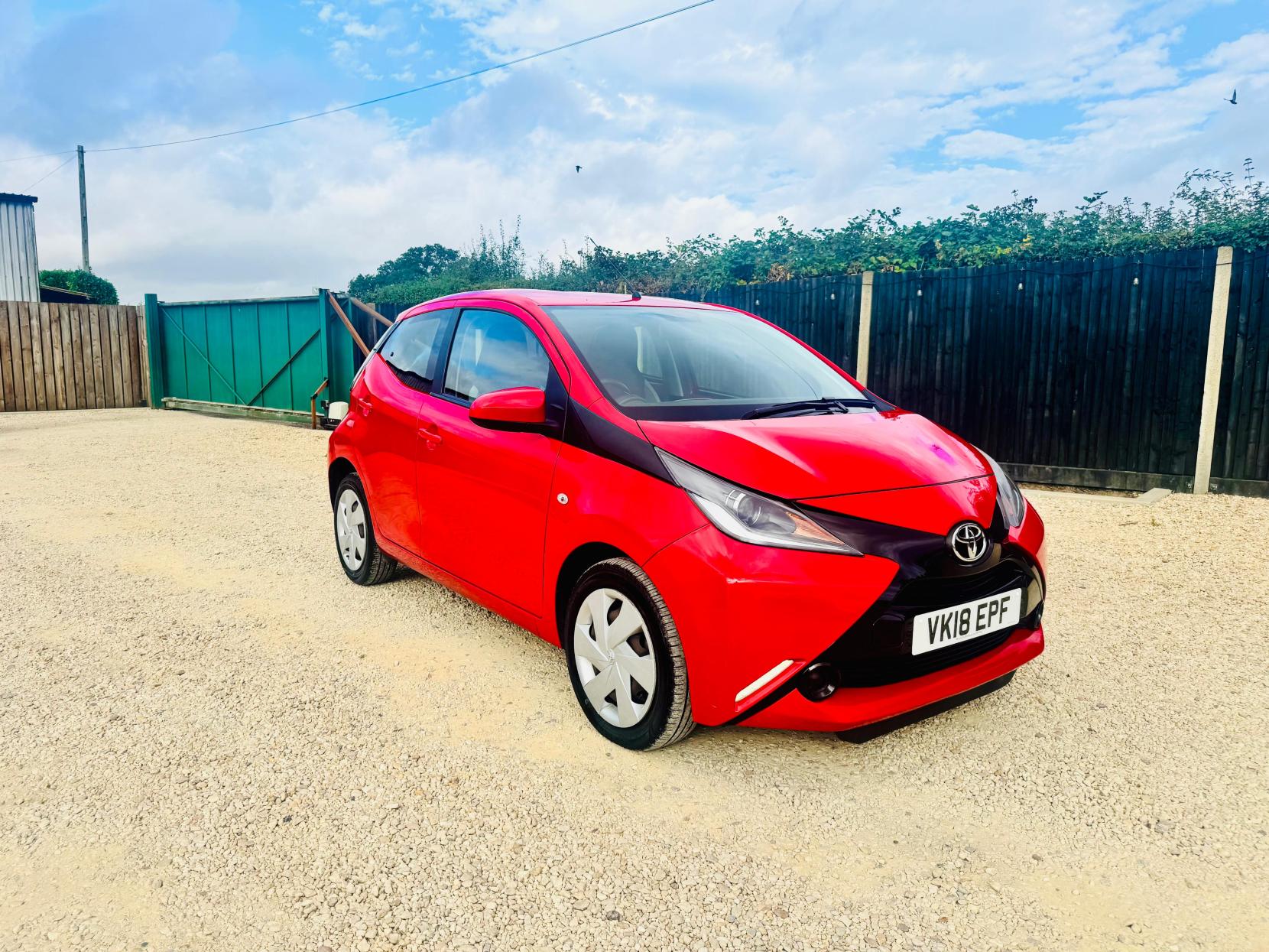 Toyota AYGO 1.0 VVT-i x-play Hatchback 5dr Petrol Manual Euro 6 (68 ps)