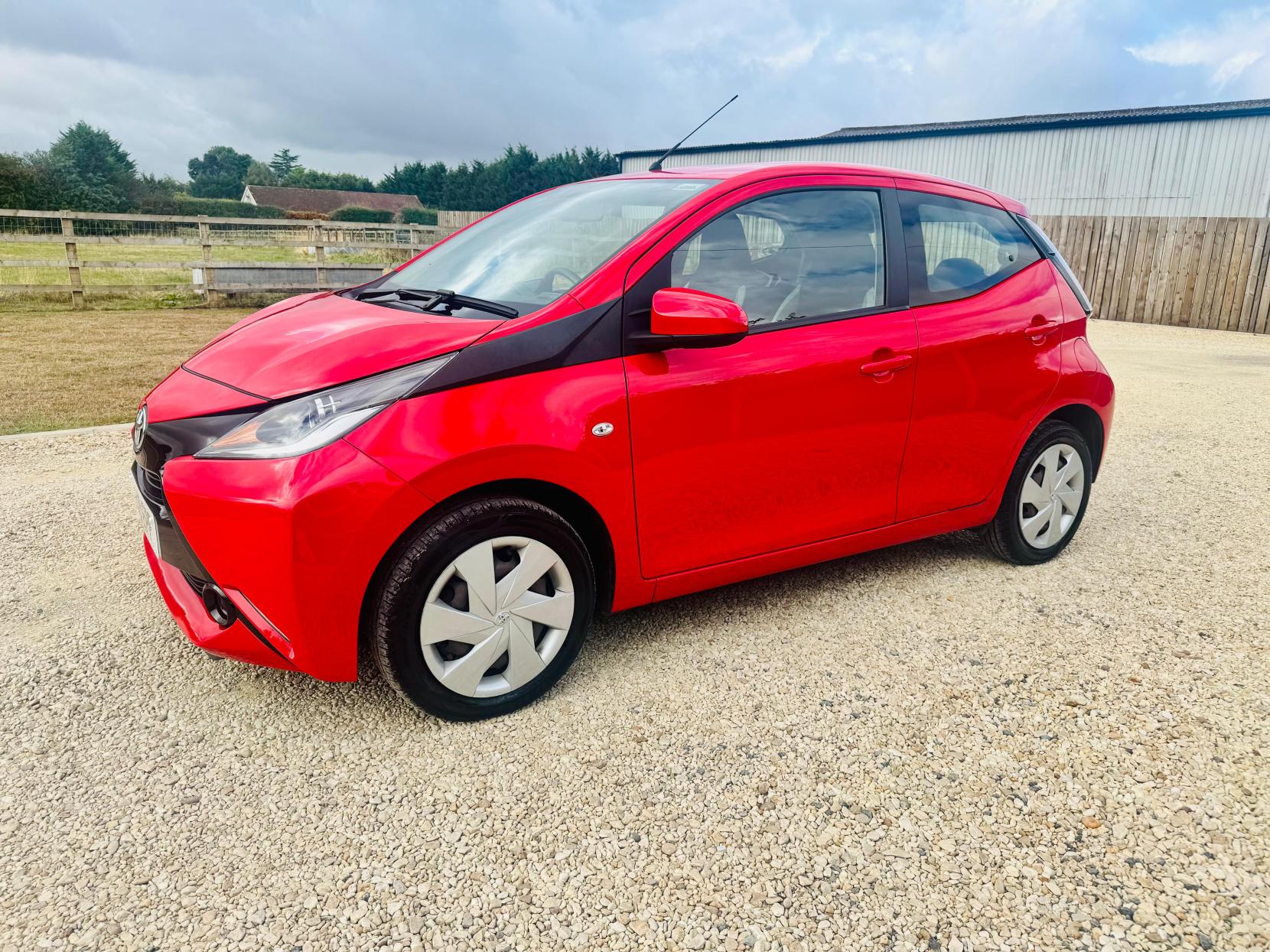 Toyota AYGO 1.0 VVT-i x-play Hatchback 5dr Petrol Manual Euro 6 (68 ps)