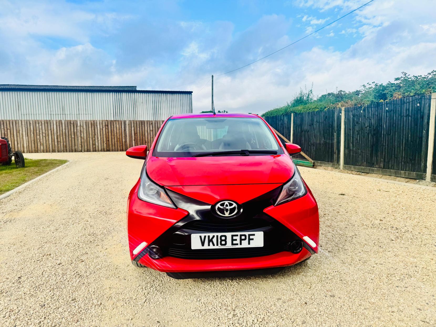 Toyota AYGO 1.0 VVT-i x-play Hatchback 5dr Petrol Manual Euro 6 (68 ps)