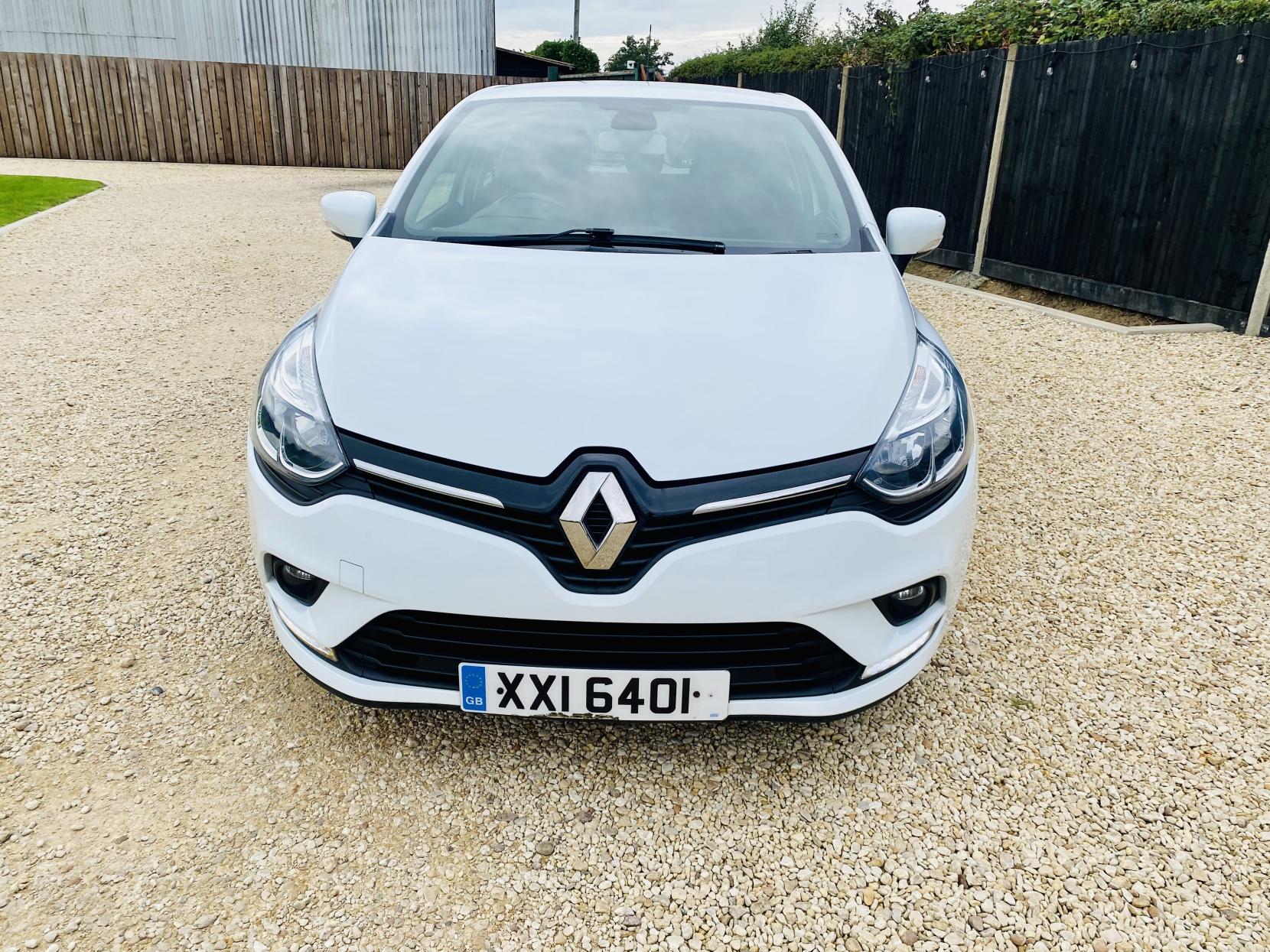 Renault Clio 1.2 16V Dynamique Nav Hatchback 5dr Petrol Manual Euro 6 (75 ps)