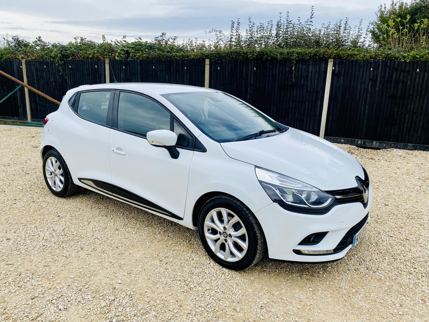 Renault Clio 1.2 16V Dynamique Nav Hatchback 5dr Petrol Manual Euro 6 (75 ps)