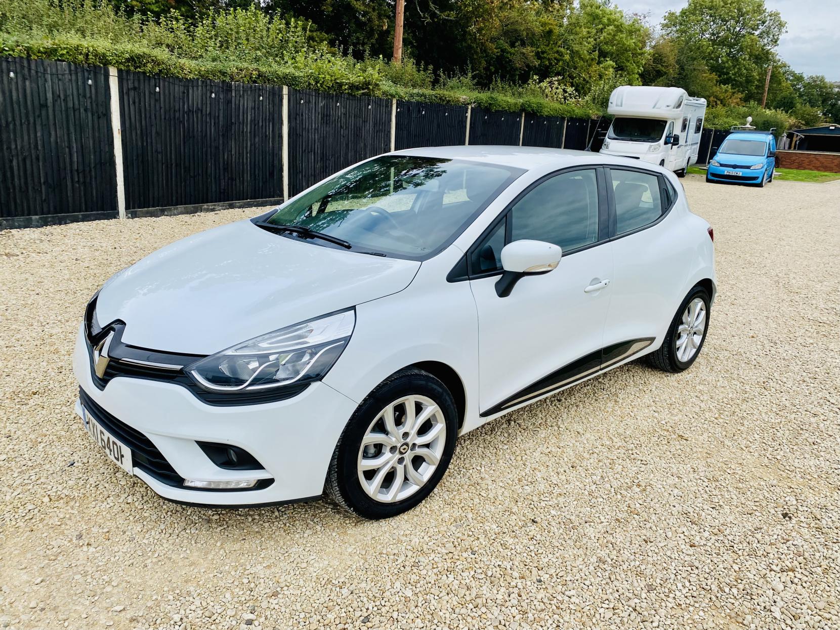 Renault Clio 1.2 16V Dynamique Nav Hatchback 5dr Petrol Manual Euro 6 (75 ps)