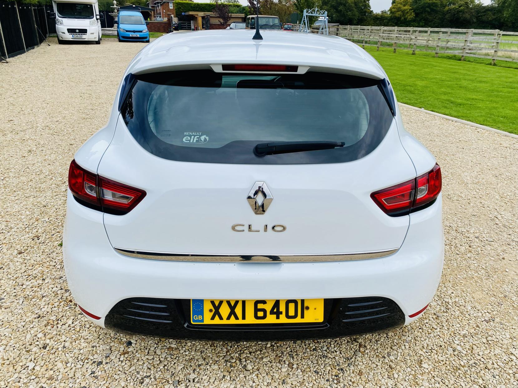 Renault Clio 1.2 16V Dynamique Nav Hatchback 5dr Petrol Manual Euro 6 (75 ps)