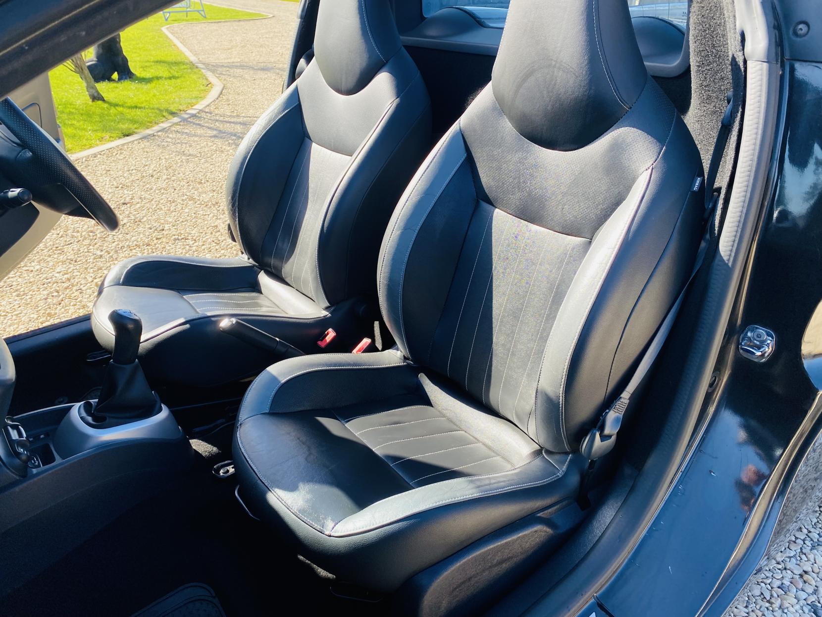 Renault Wind 1.2 TCe Dynamique S Convertible 2dr Petrol Manual Euro 5 (100 ps)