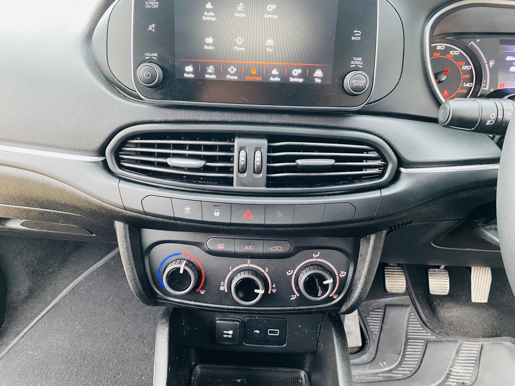 Fiat Tipo 1.4 MPI Easy Plus Hatchback 5dr Petrol Manual Euro 6 (95 ps)