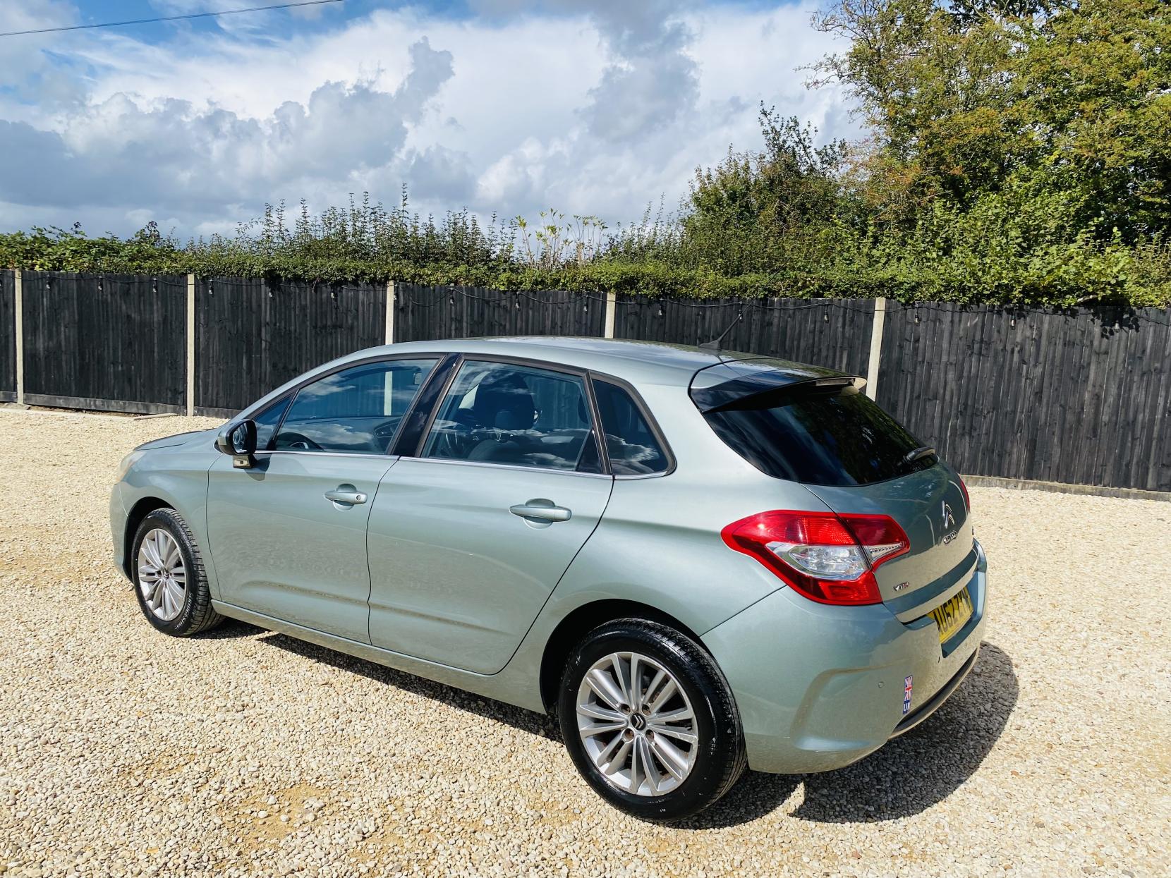 Citroen C4 1.6 VTi VTR+ Hatchback 5dr Petrol Auto Euro 5 (120 ps)