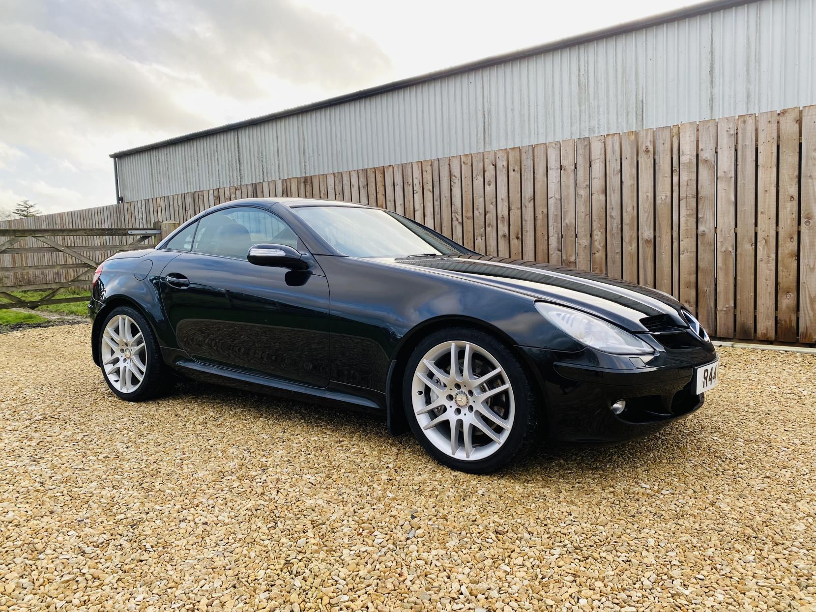 Mercedes-Benz SLK 3.5 SLK350 Convertible 2dr Petrol 7G-Tronic (242 g/km, 272 bhp)