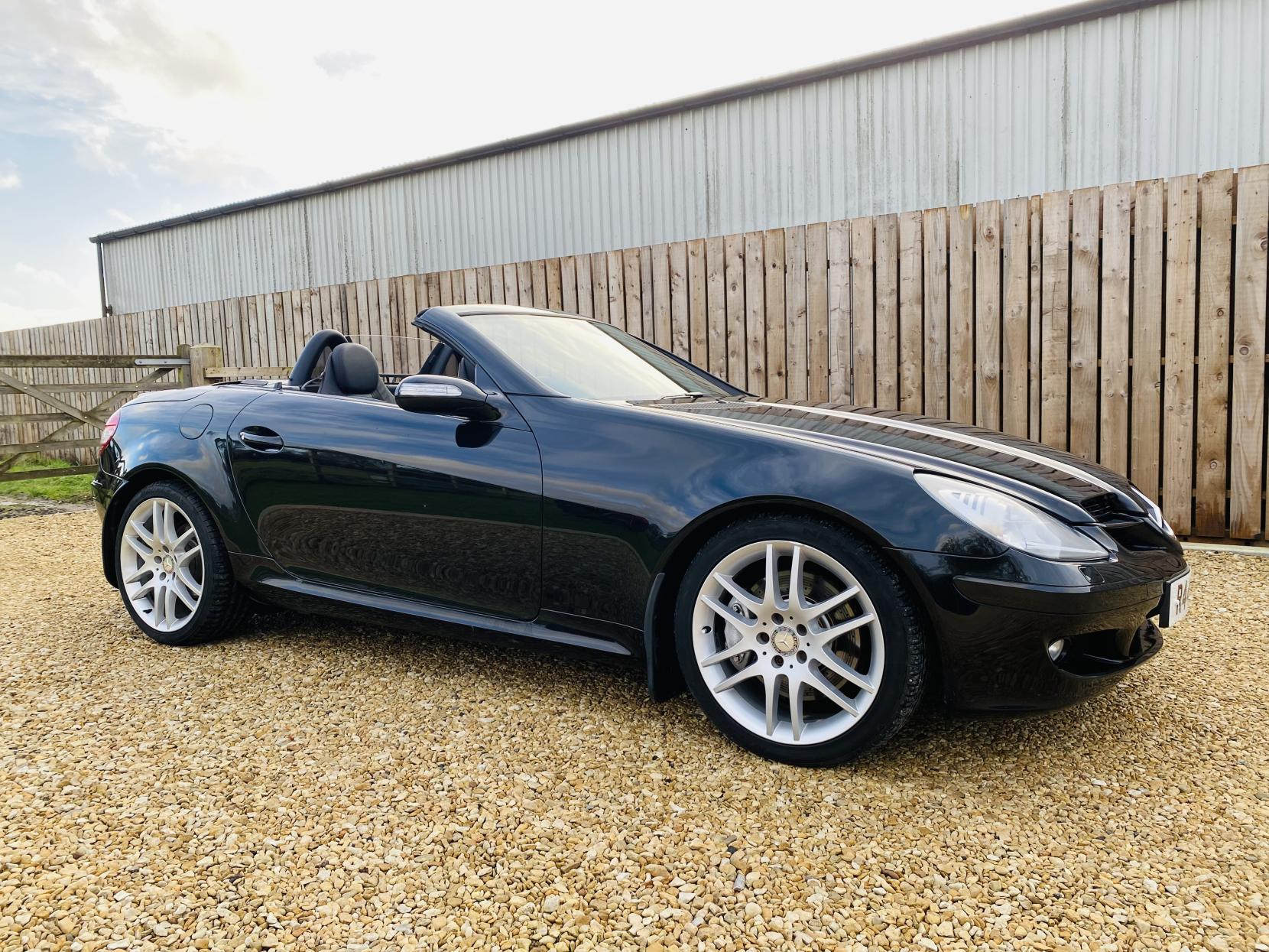 Mercedes-Benz SLK 3.5 SLK350 Convertible 2dr Petrol 7G-Tronic (242 g/km, 272 bhp)