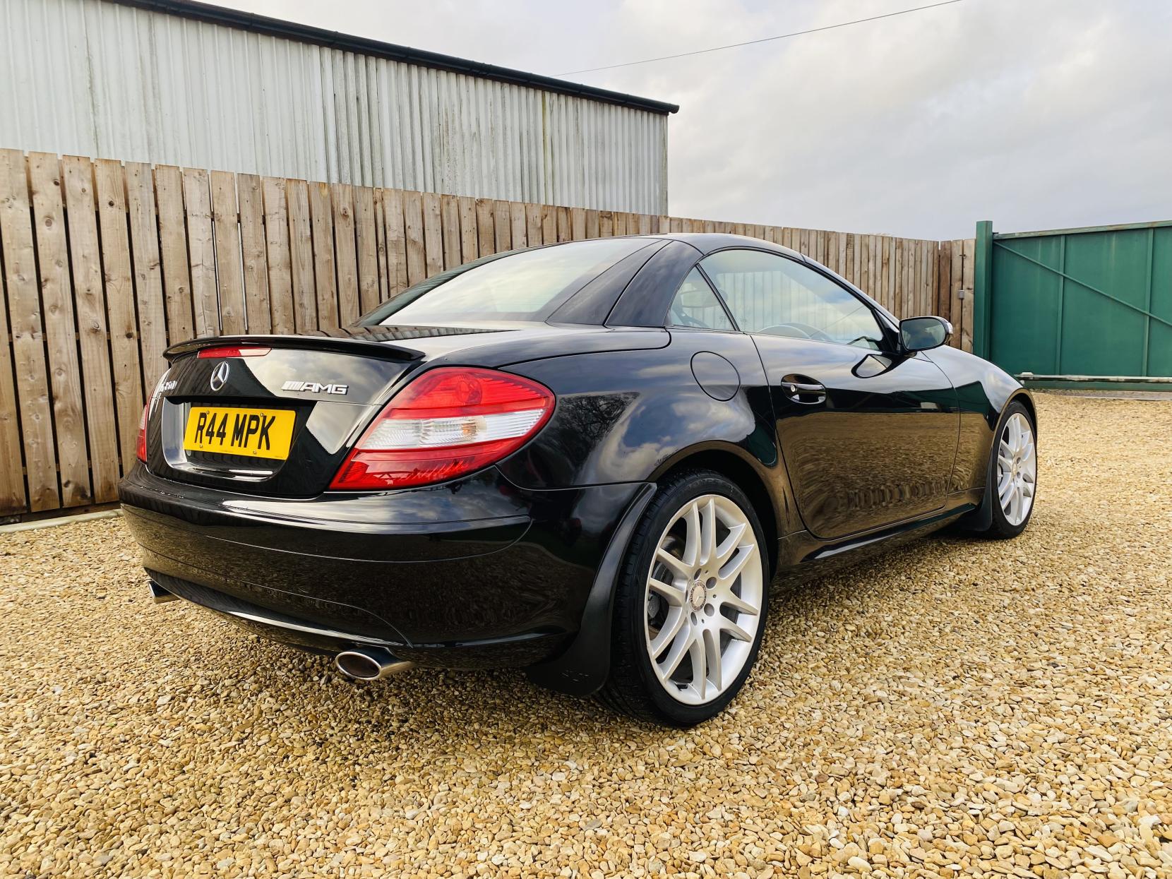 Mercedes-Benz SLK 3.5 SLK350 Convertible 2dr Petrol 7G-Tronic (242 g/km, 272 bhp)