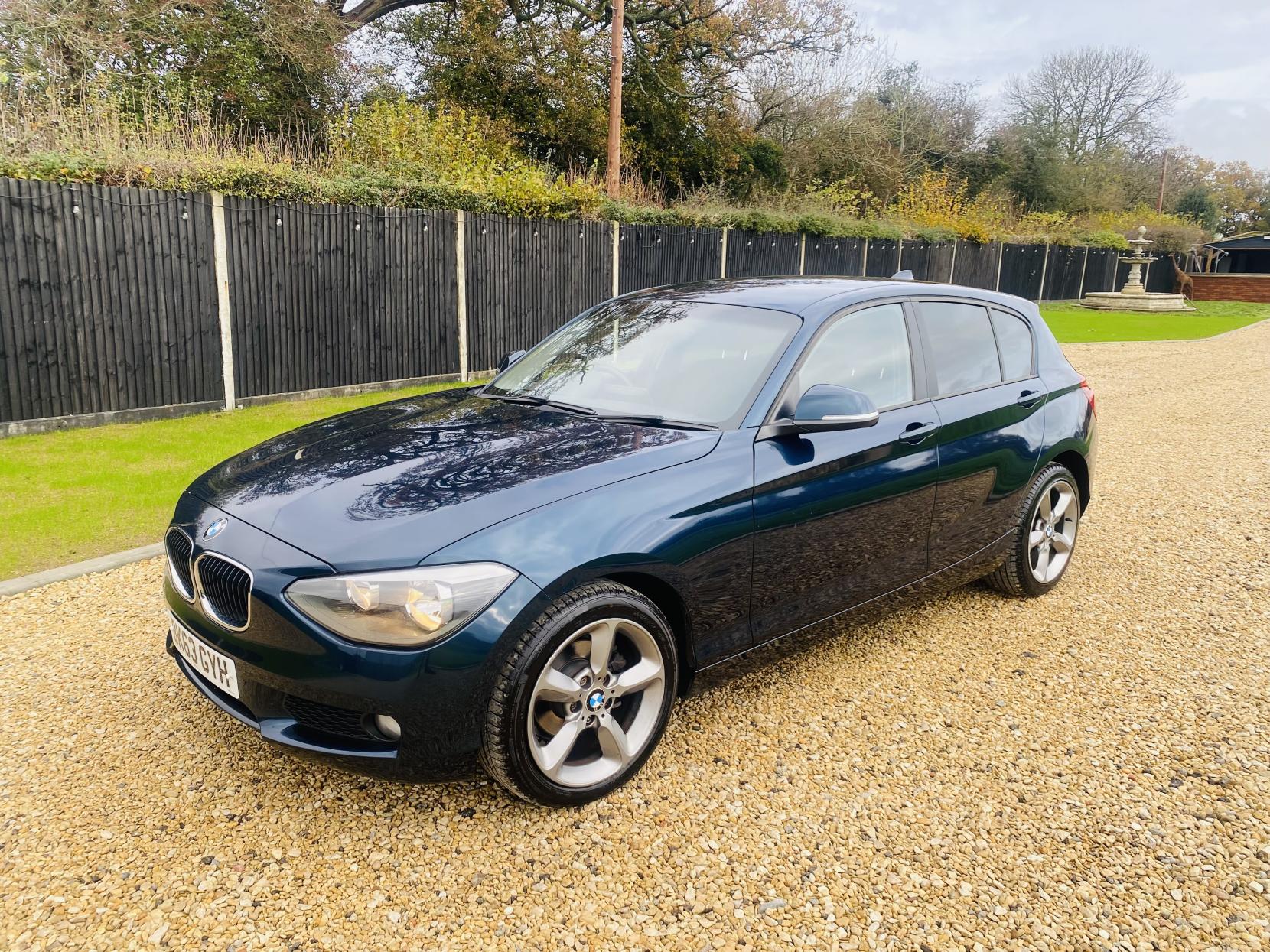 BMW 1 Series 2.0 116d SE Hatchback 5dr Diesel Manual Euro 5 (s/s) (116 ps)