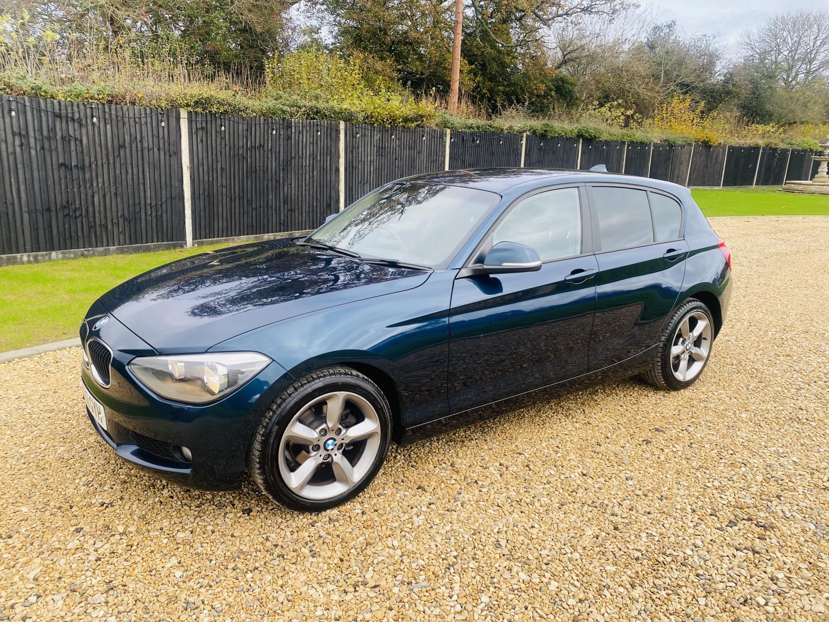 BMW 1 Series 2.0 116d SE Hatchback 5dr Diesel Manual Euro 5 (s/s) (116 ps)