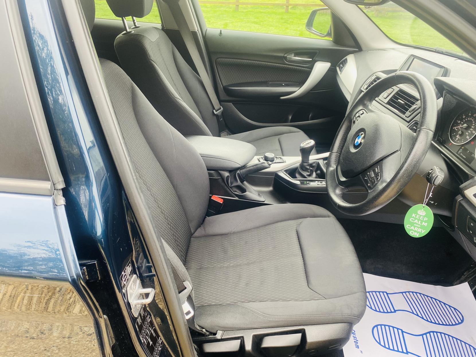 BMW 1 Series 2.0 116d SE Hatchback 5dr Diesel Manual Euro 5 (s/s) (116 ps)