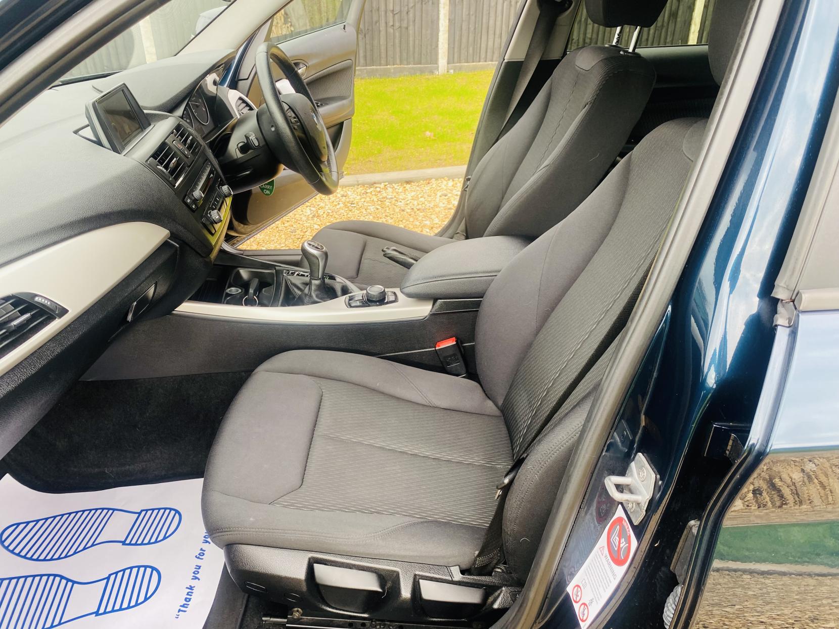 BMW 1 Series 2.0 116d SE Hatchback 5dr Diesel Manual Euro 5 (s/s) (116 ps)