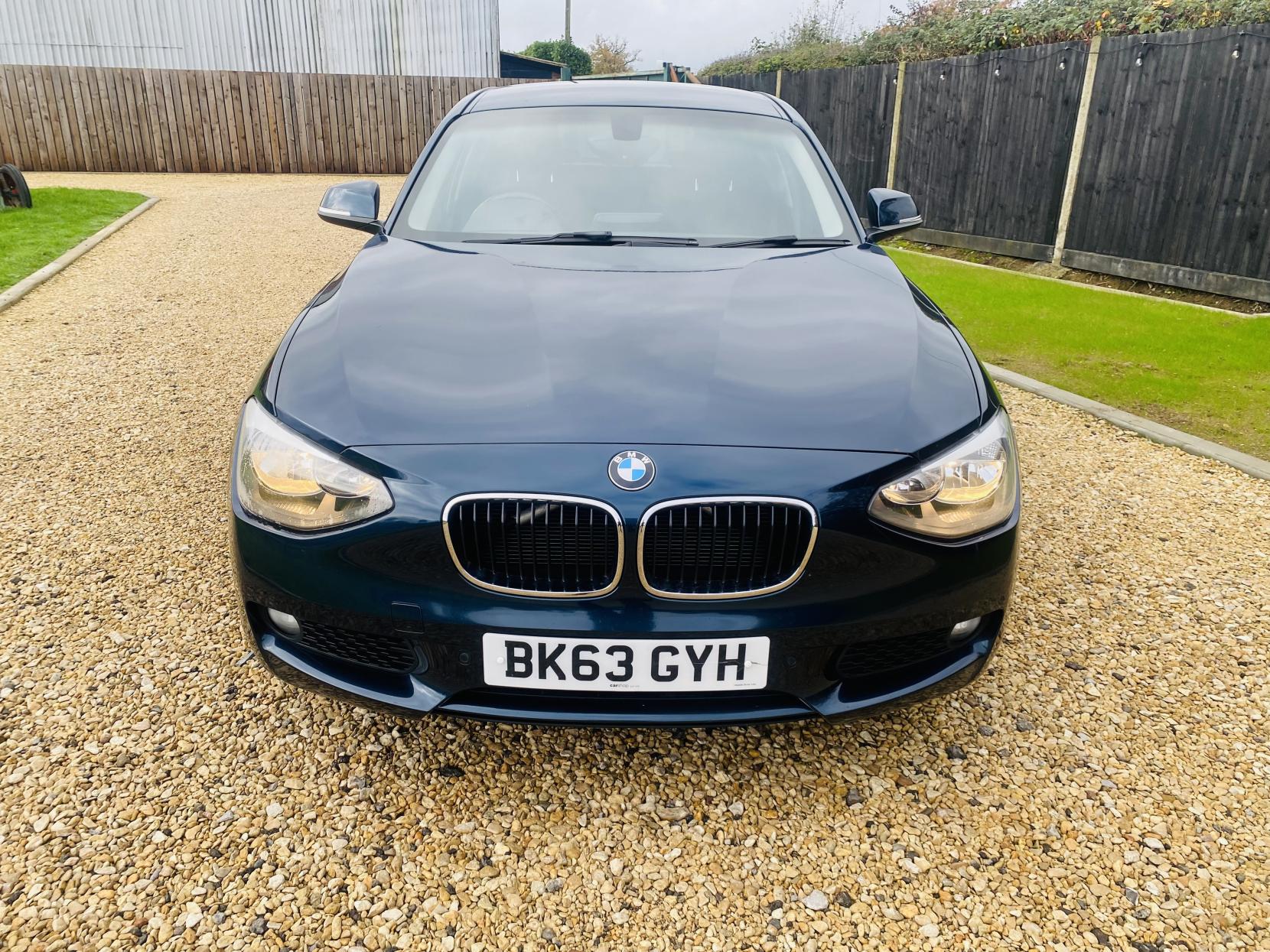 BMW 1 Series 2.0 116d SE Hatchback 5dr Diesel Manual Euro 5 (s/s) (116 ps)