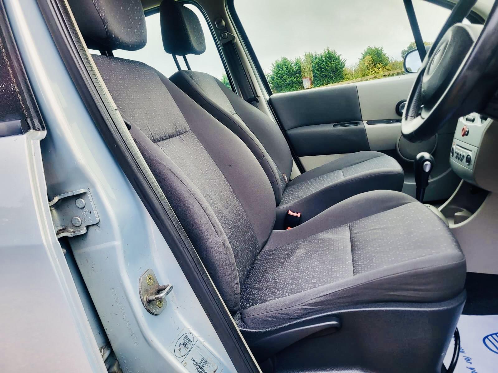 Renault Modus 1.6 16v Dynamique Hatchback 5dr Petrol Automatic (185 g/km, 110 bhp)