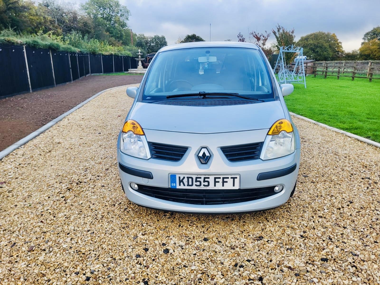 Renault Modus 1.6 16v Dynamique Hatchback 5dr Petrol Automatic (185 g/km, 110 bhp)