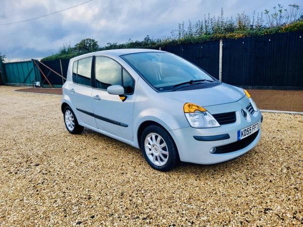 Renault Modus 1.6 16v Dynamique Hatchback 5dr Petrol Automatic (185 g/km, 110 bhp)