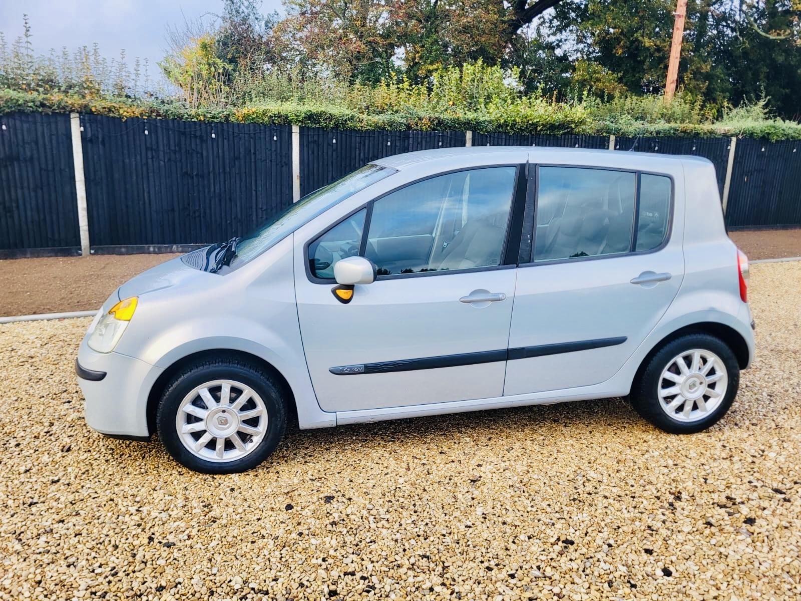 Renault Modus 1.6 16v Dynamique Hatchback 5dr Petrol Automatic (185 g/km, 110 bhp)