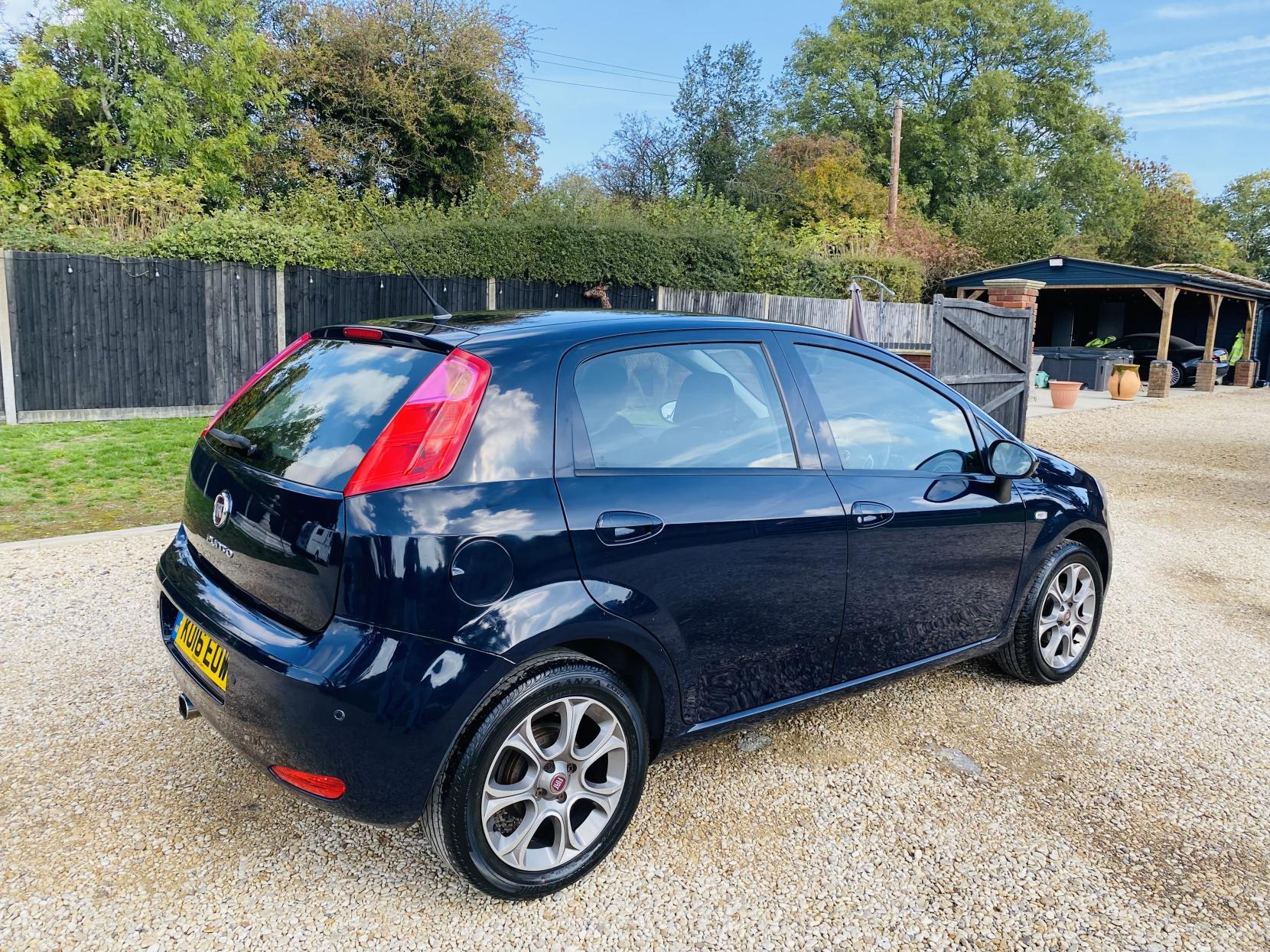 Fiat Punto 1.2 Easy + Hatchback 5dr Petrol Euro 6 (69 bhp)