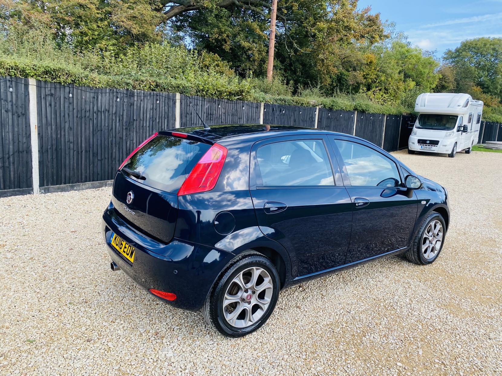 Fiat Punto 1.2 Easy + Hatchback 5dr Petrol Euro 6 (69 bhp)