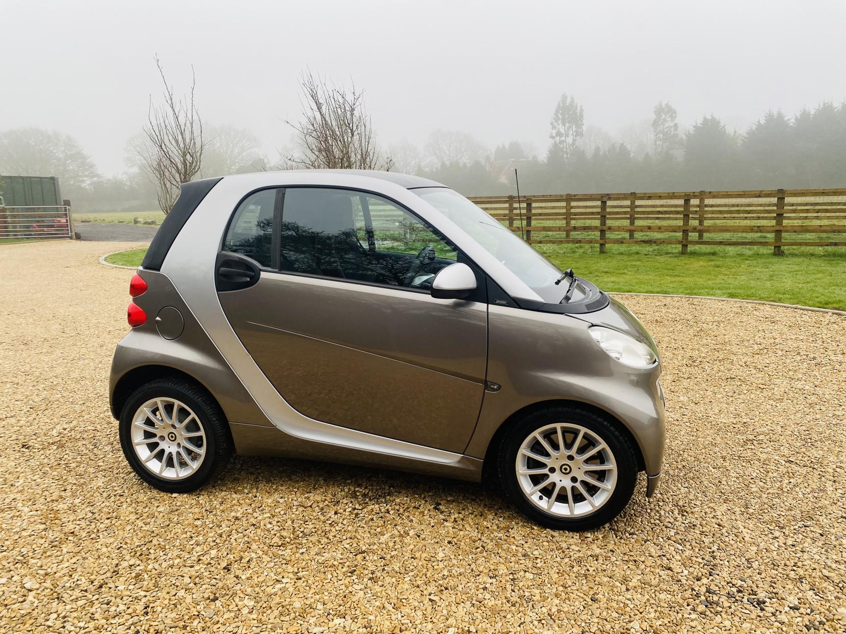 Smart fortwo 1.0 Passion Coupe 2dr Petrol SoftTouch Euro 5 (84 bhp)