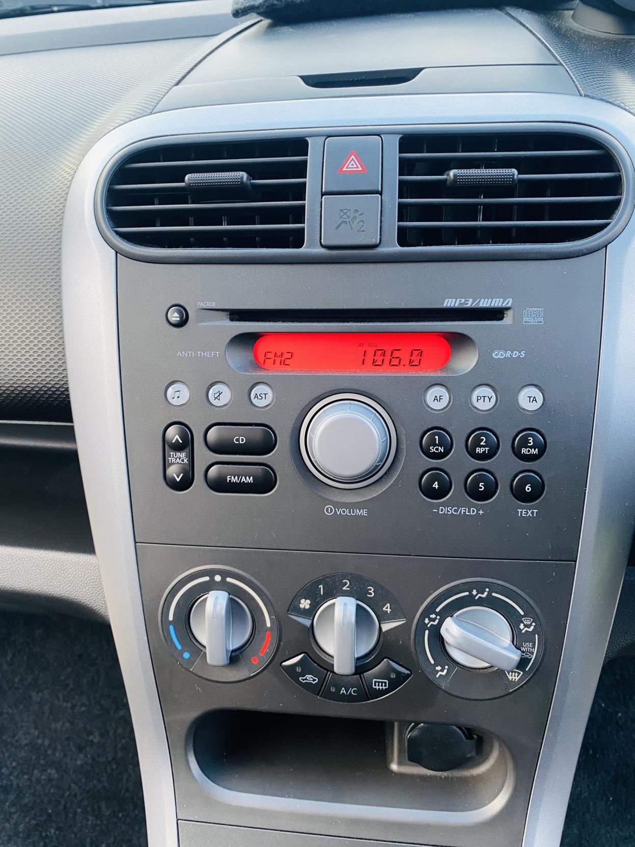 Vauxhall Agila 1.2 16V Design MPV 5dr Petrol Manual Euro 5 (85 ps)