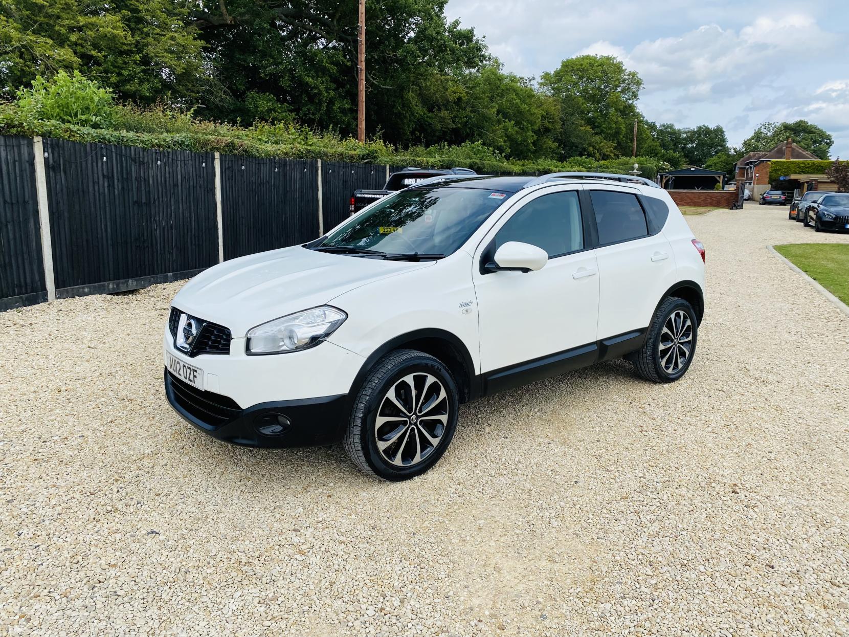 Nissan Qashqai 1.6 n-tec+ SUV 5dr Petrol Manual 2WD Euro 5 (117 ps)