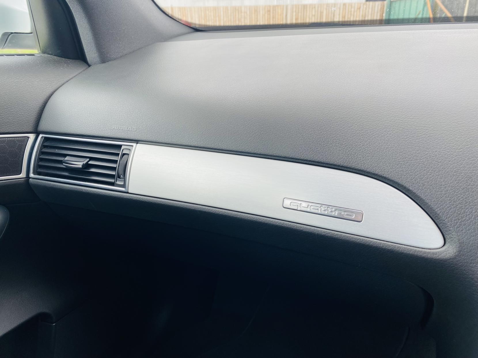 Audi A6 Saloon 2.7 TDI V6 Le Mans Saloon 4dr Diesel Tiptronic quattro Euro 5 (190 ps)