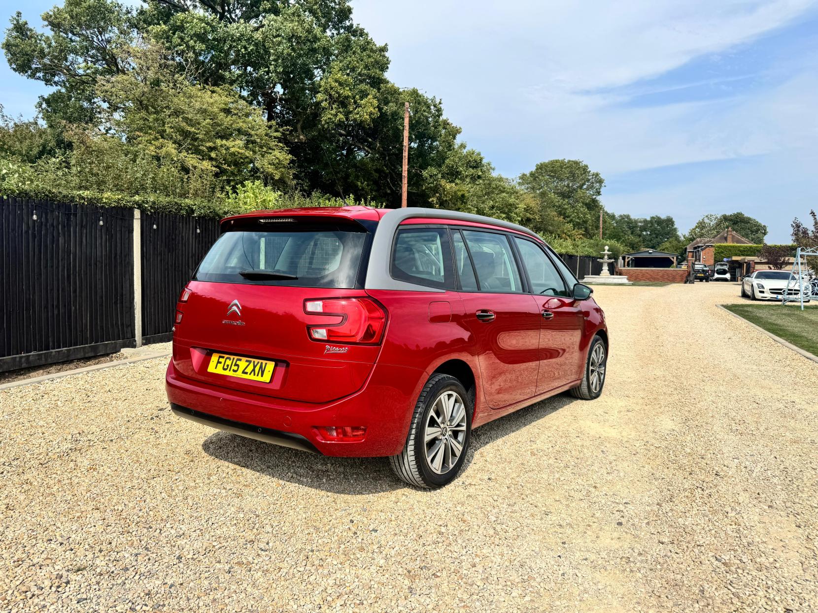 Citroen Grand C4 Picasso 1.6 e-HDi Exclusive MPV 5dr Diesel ETG6 Euro 5 (s/s) (115 ps)