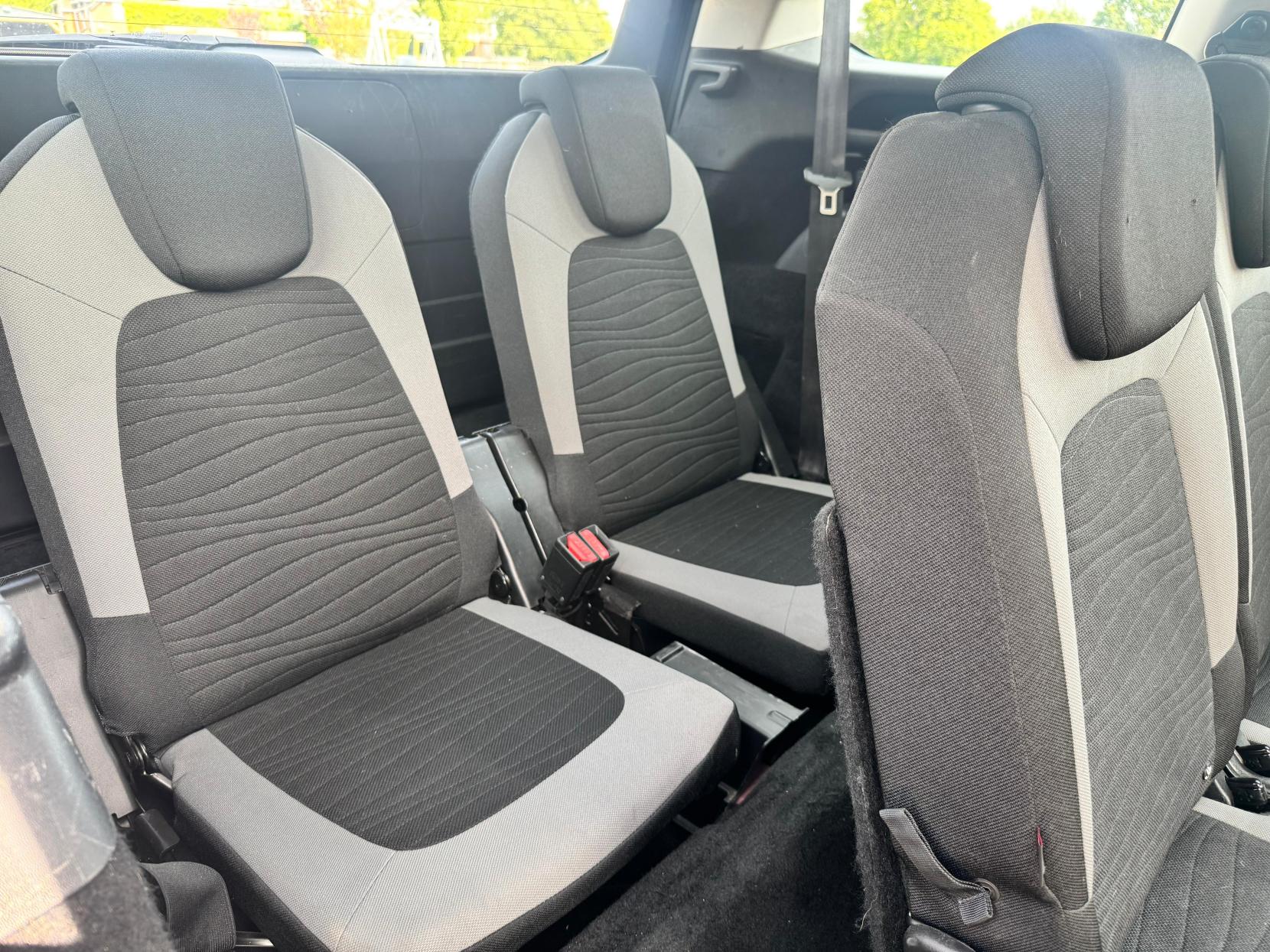 Citroen Grand C4 Picasso 1.6 e-HDi Exclusive MPV 5dr Diesel ETG6 Euro 5 (s/s) (115 ps)