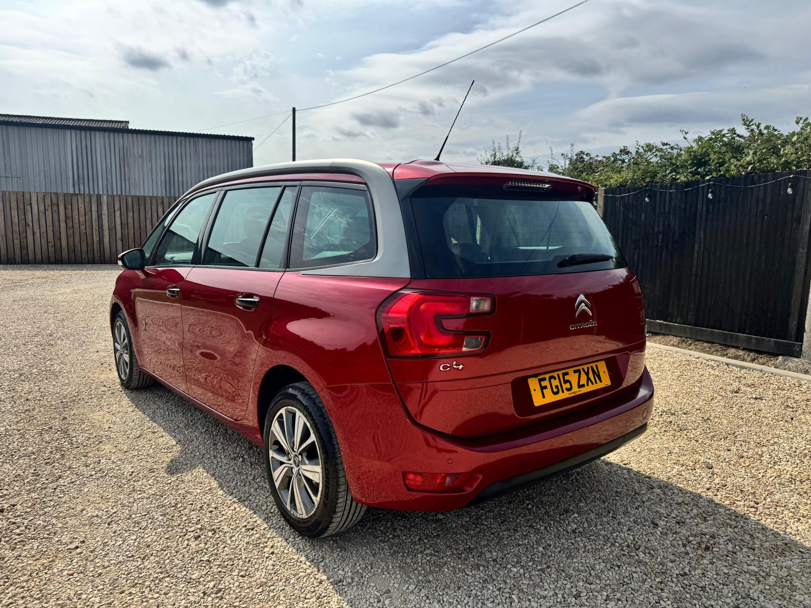 Citroen Grand C4 Picasso 1.6 e-HDi Exclusive MPV 5dr Diesel ETG6 Euro 5 (s/s) (115 ps)