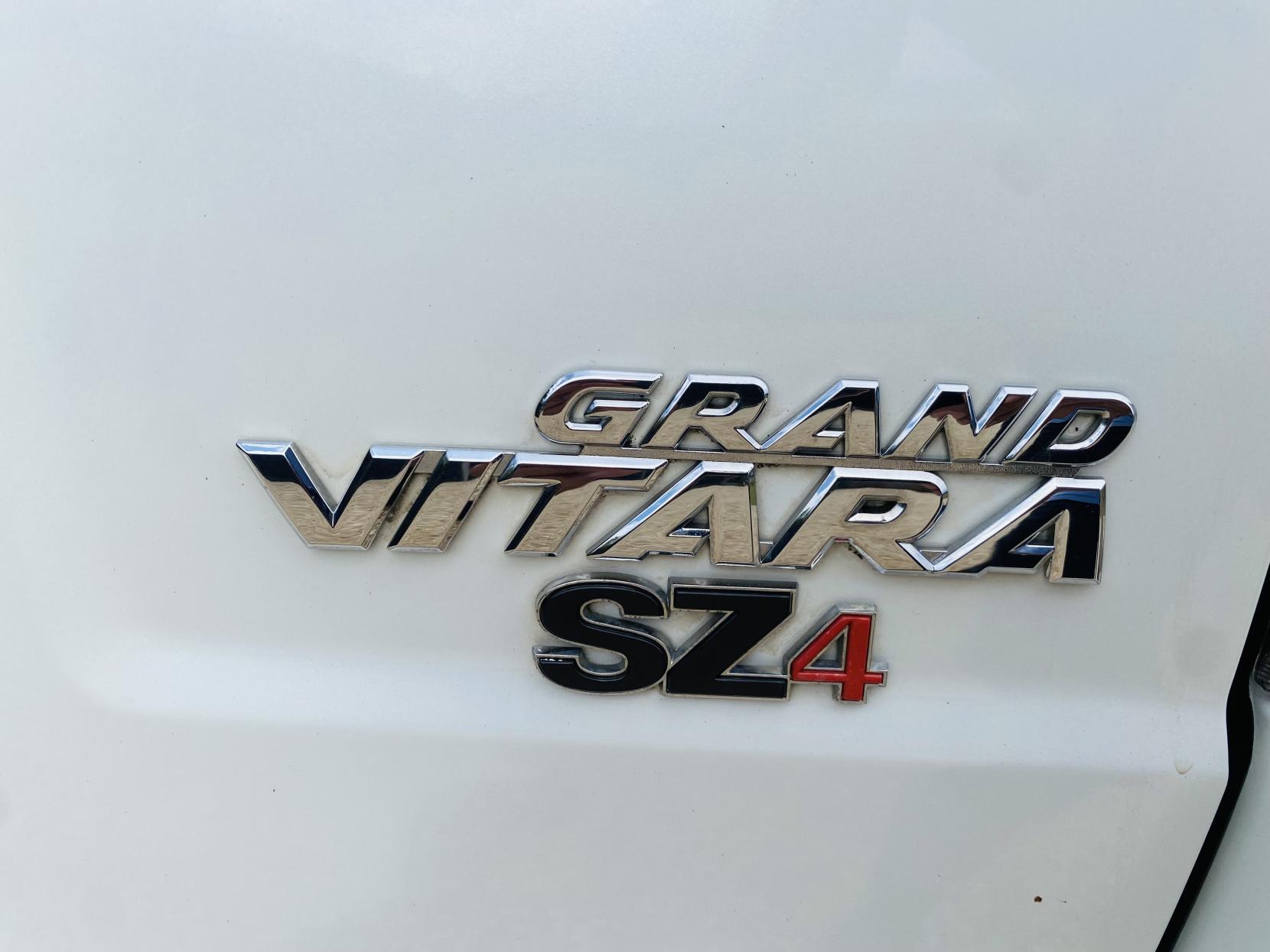 Suzuki Grand Vitara 2.4 VVT SZ4 SUV 3dr Petrol Manual 4WD Euro 5 (169 ps)