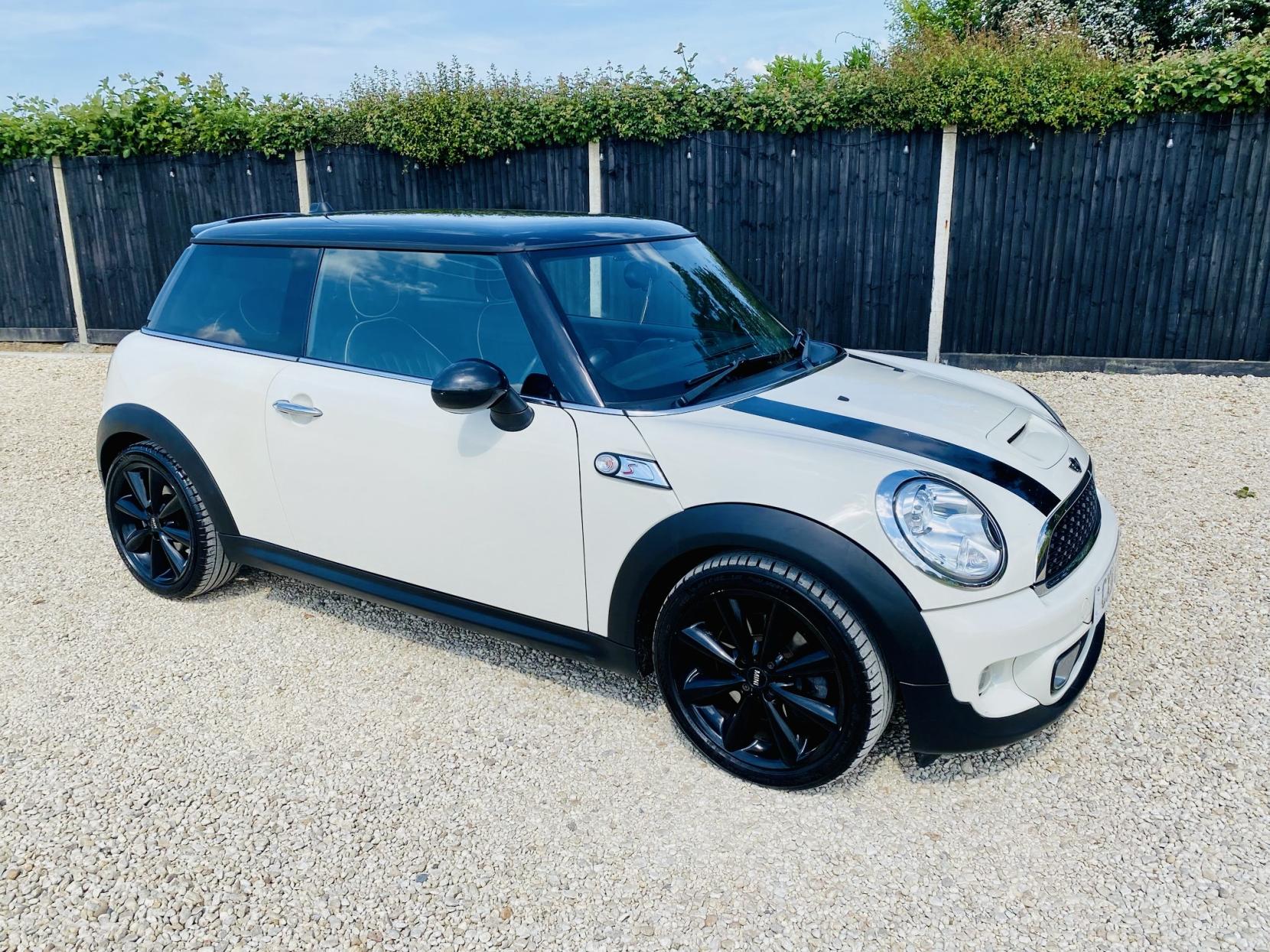 MINI Hatch 1.6 Cooper S Hatchback 3dr Petrol Manual Euro 5 (s/s) (184 ps)
