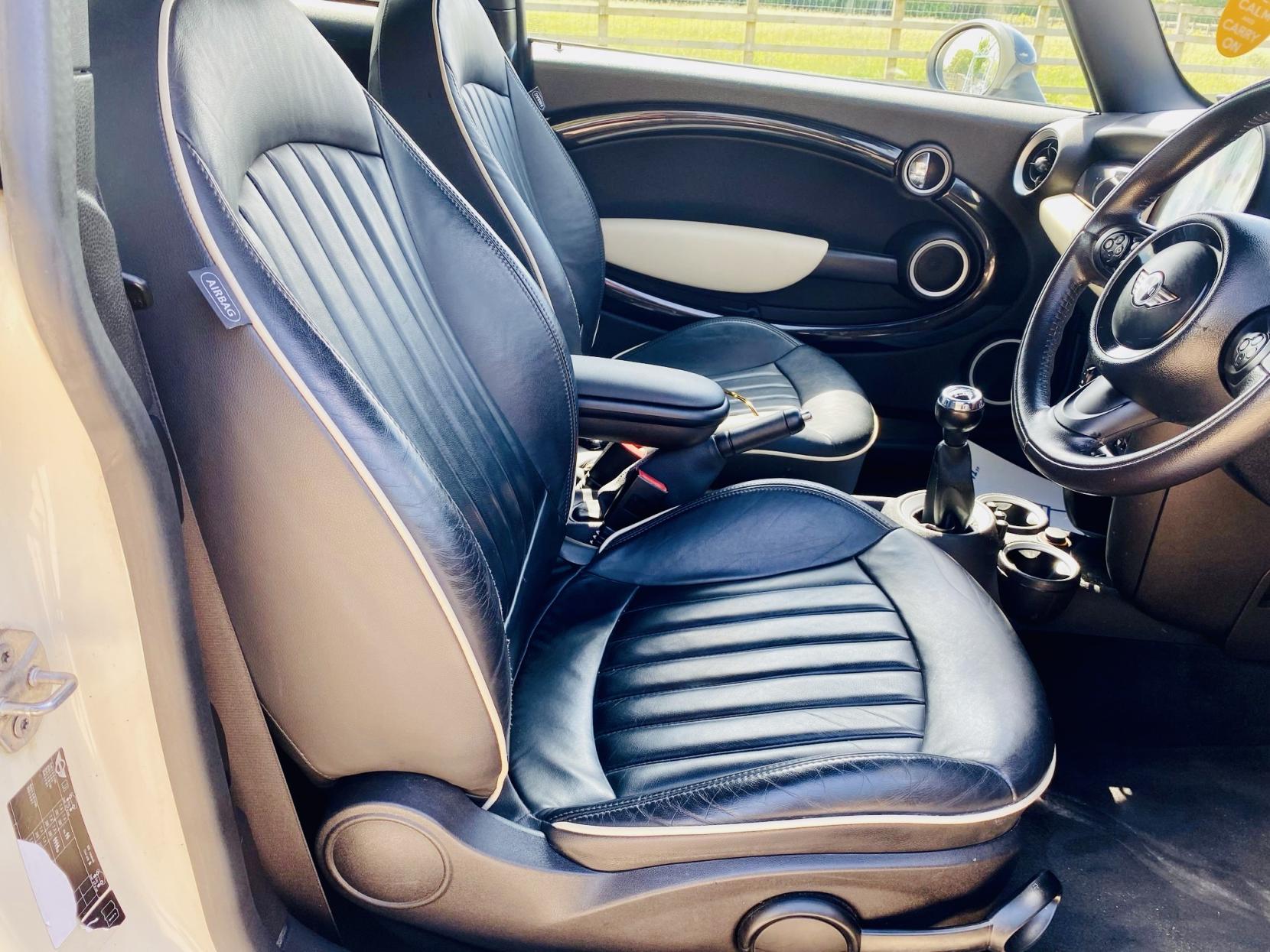 MINI Hatch 1.6 Cooper S Hatchback 3dr Petrol Manual Euro 5 (s/s) (184 ps)