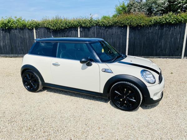 MINI Hatch 1.6 Cooper S Hatchback 3dr Petrol Manual Euro 5 (s/s) (184 ps)