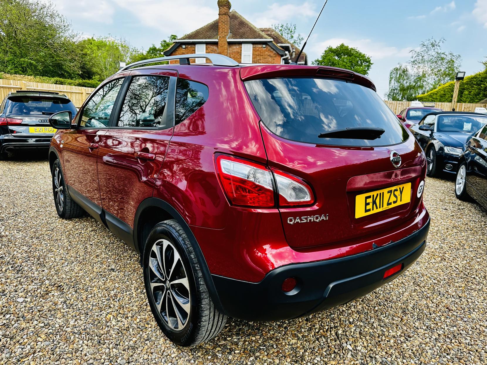 Nissan Qashqai 1.6 n-tec SUV 5dr Petrol Manual 2WD Euro 5 (117 ps)