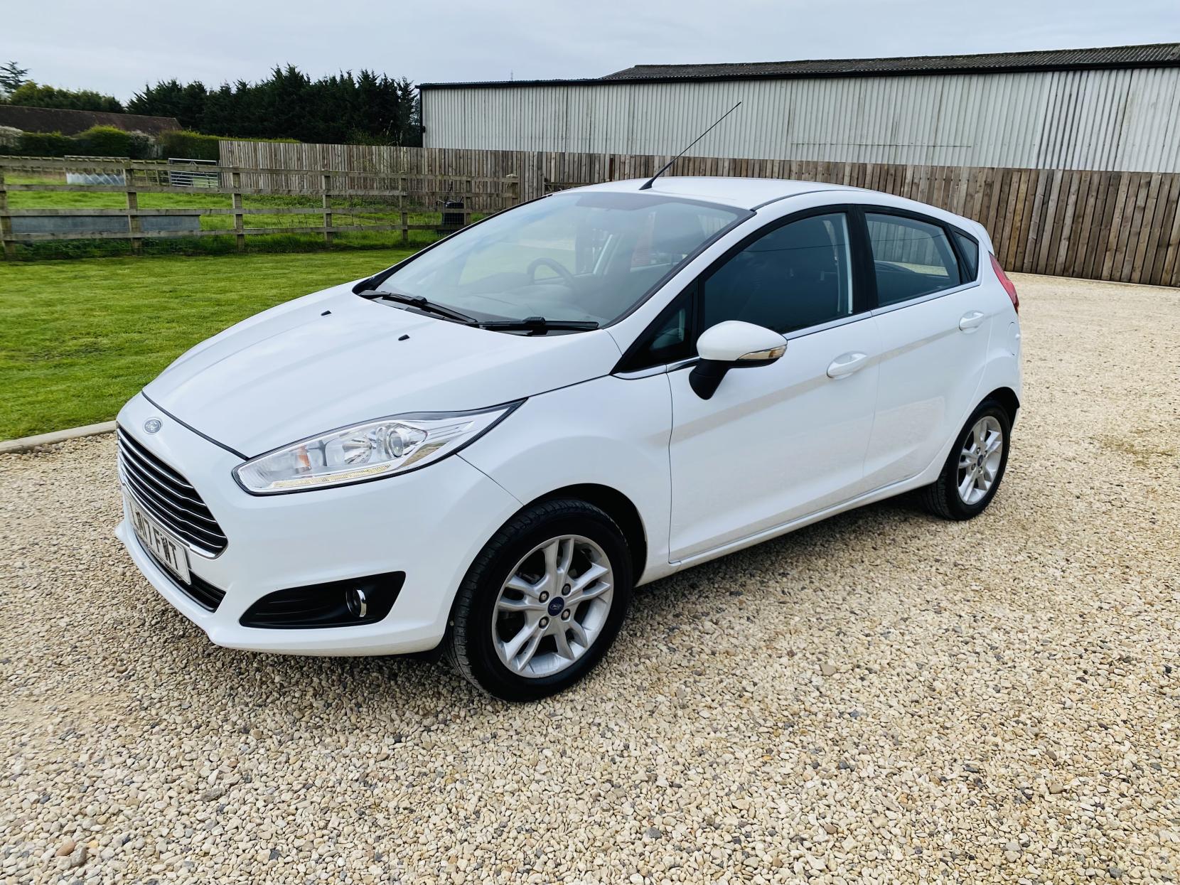 Ford Fiesta 1.25 Zetec Hatchback 5dr Petrol Manual Euro 6 (82 ps)